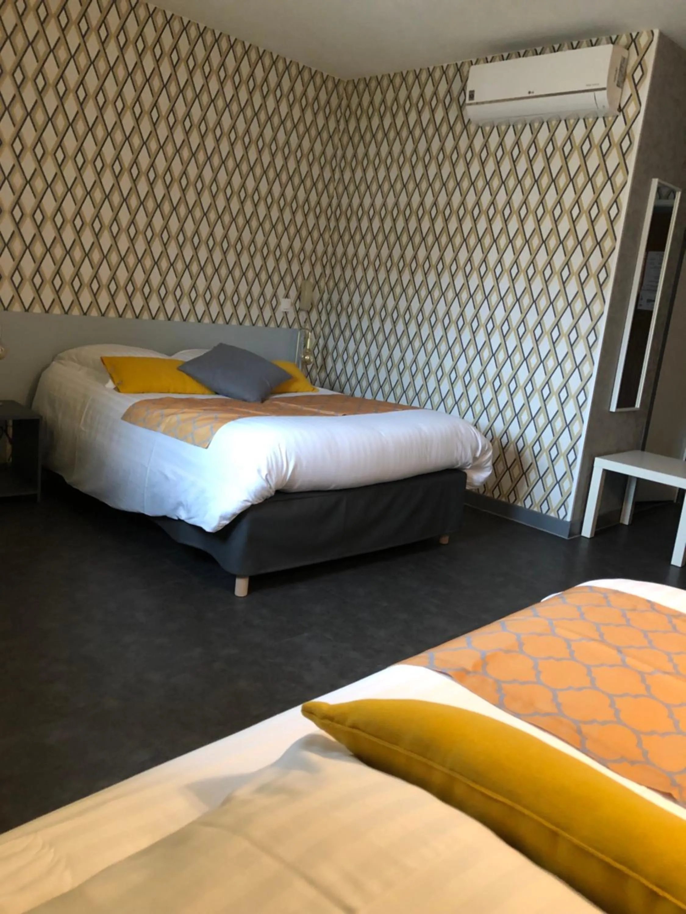 Bedroom, Bed in Hotel Alpes Cevennes