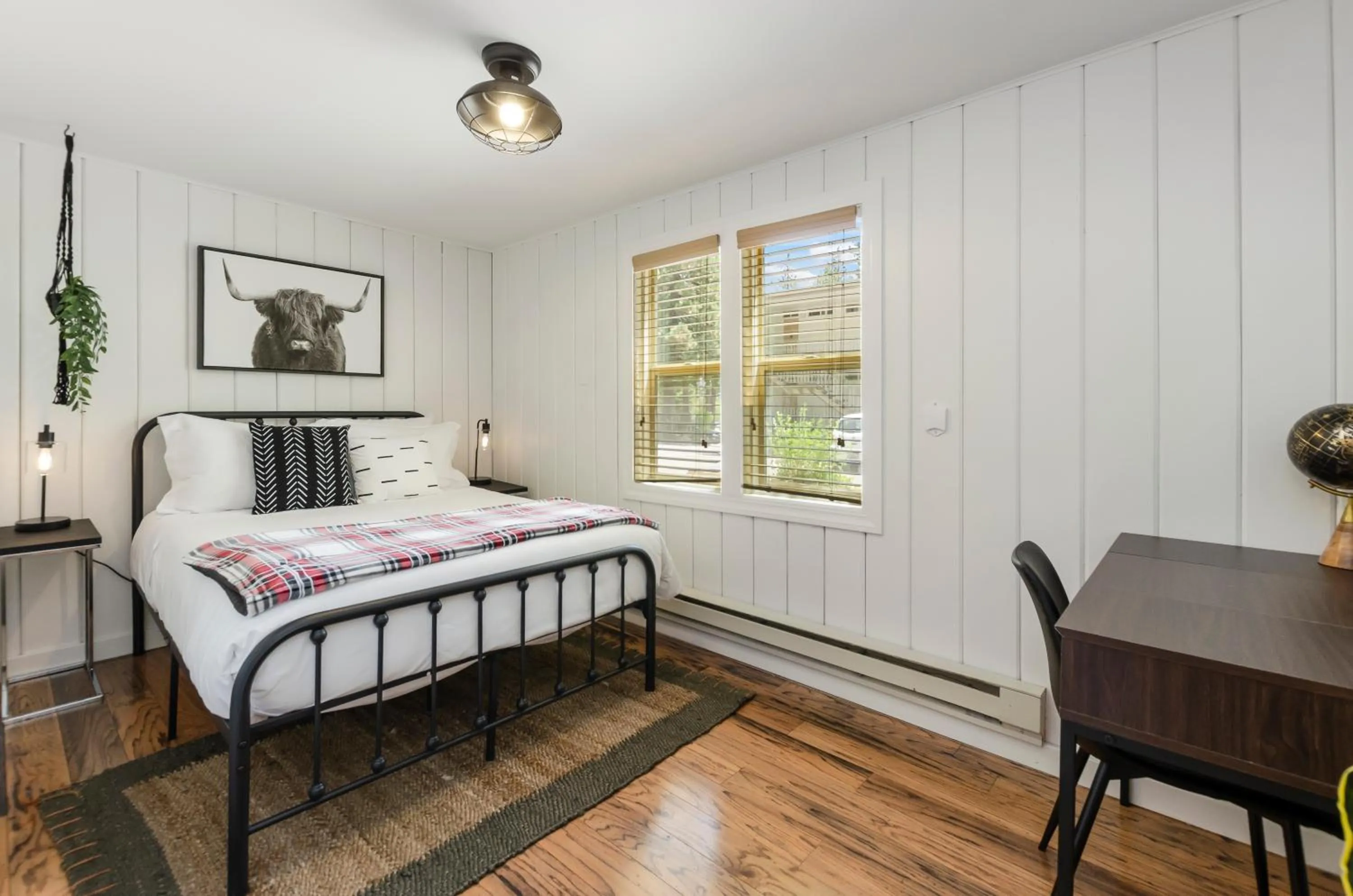 Bedroom, Bed in Firelite Lodge