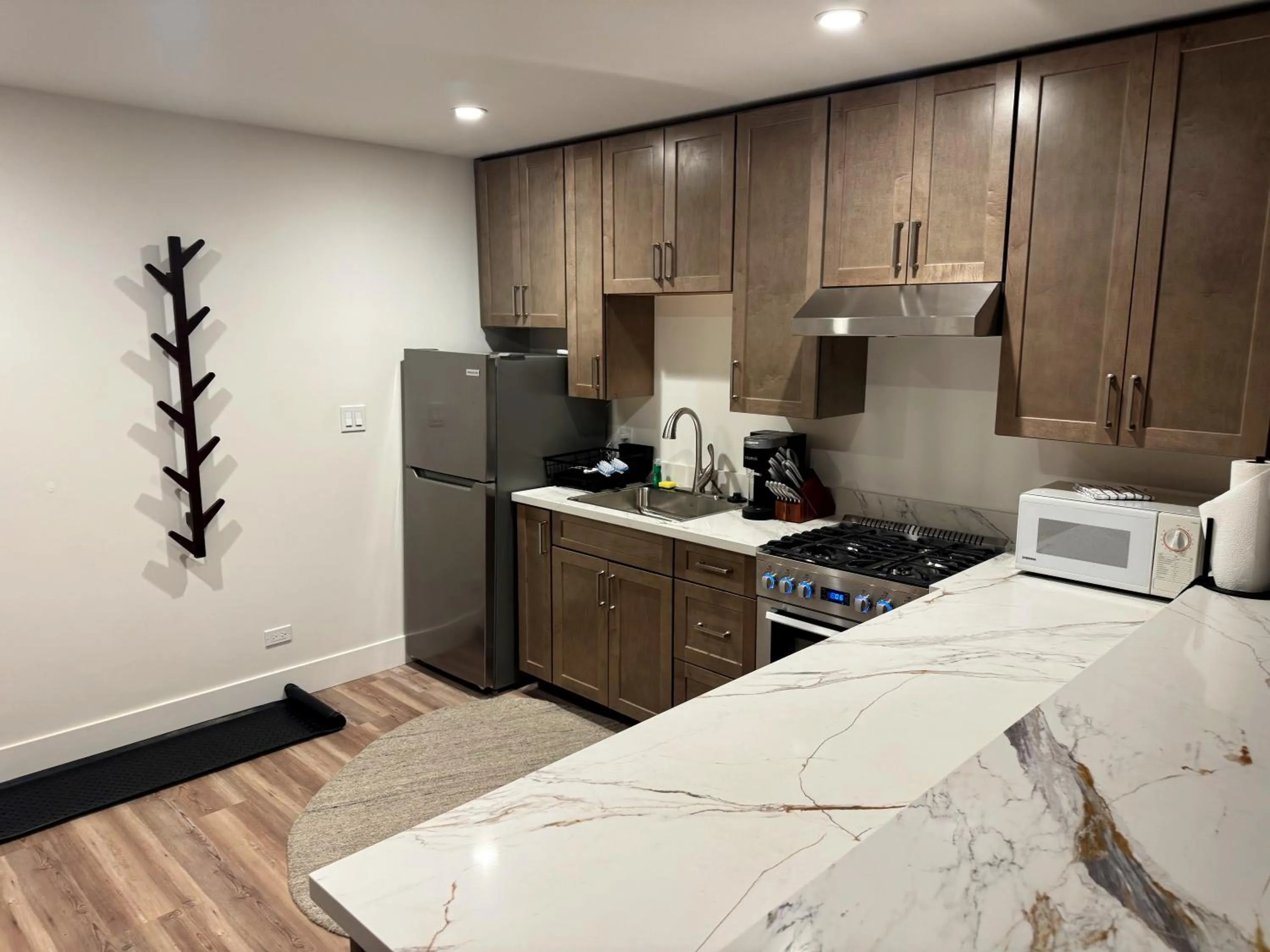 Kitchen or kitchenette, Bed in Firelite Lodge