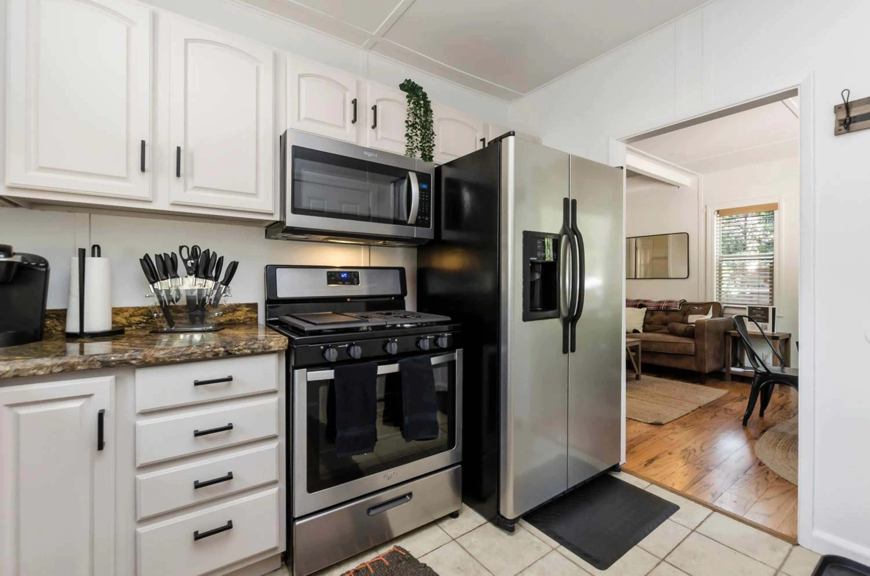 Kitchen or kitchenette in Firelite Lodge