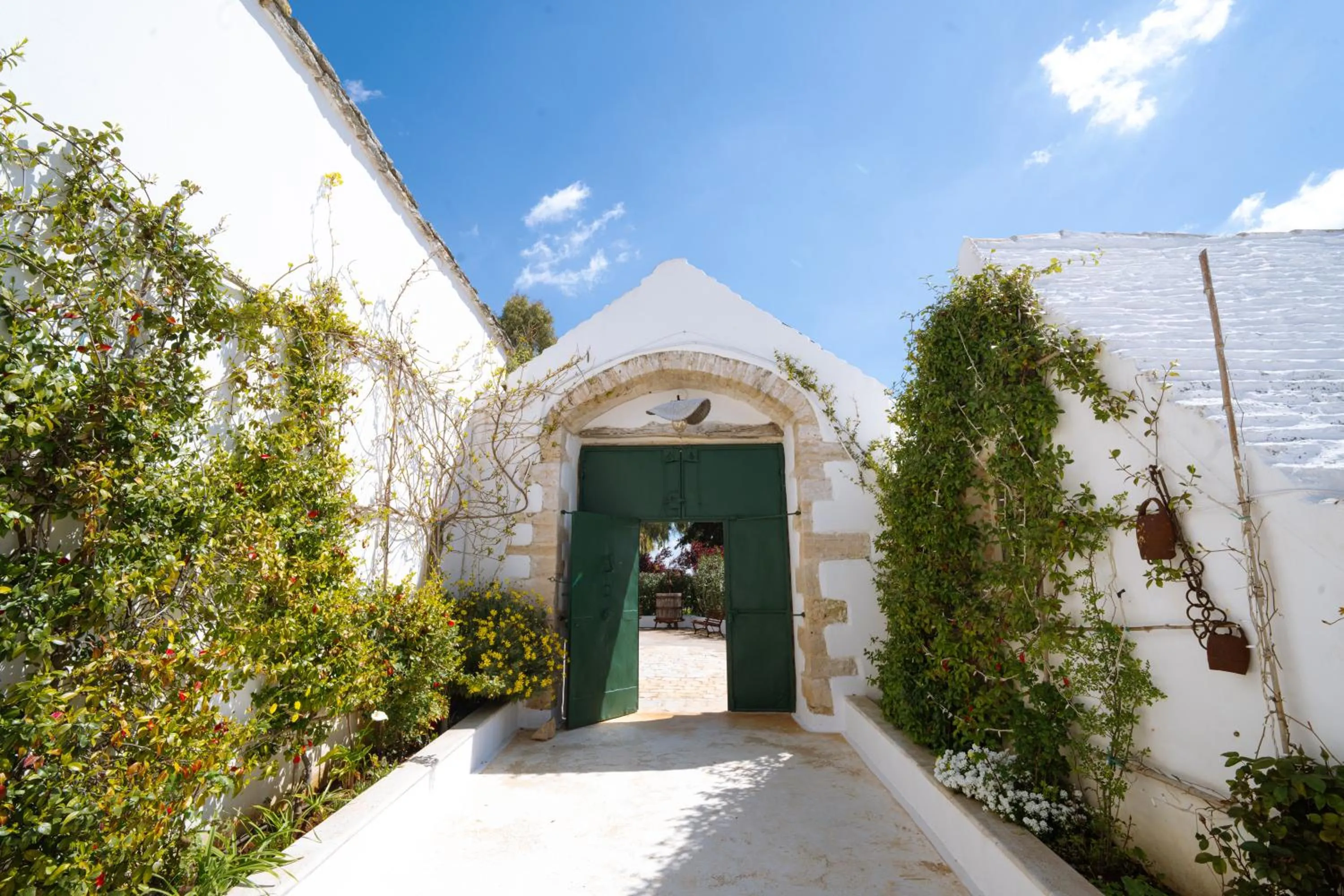 Inner courtyard view in Masseria San Michele