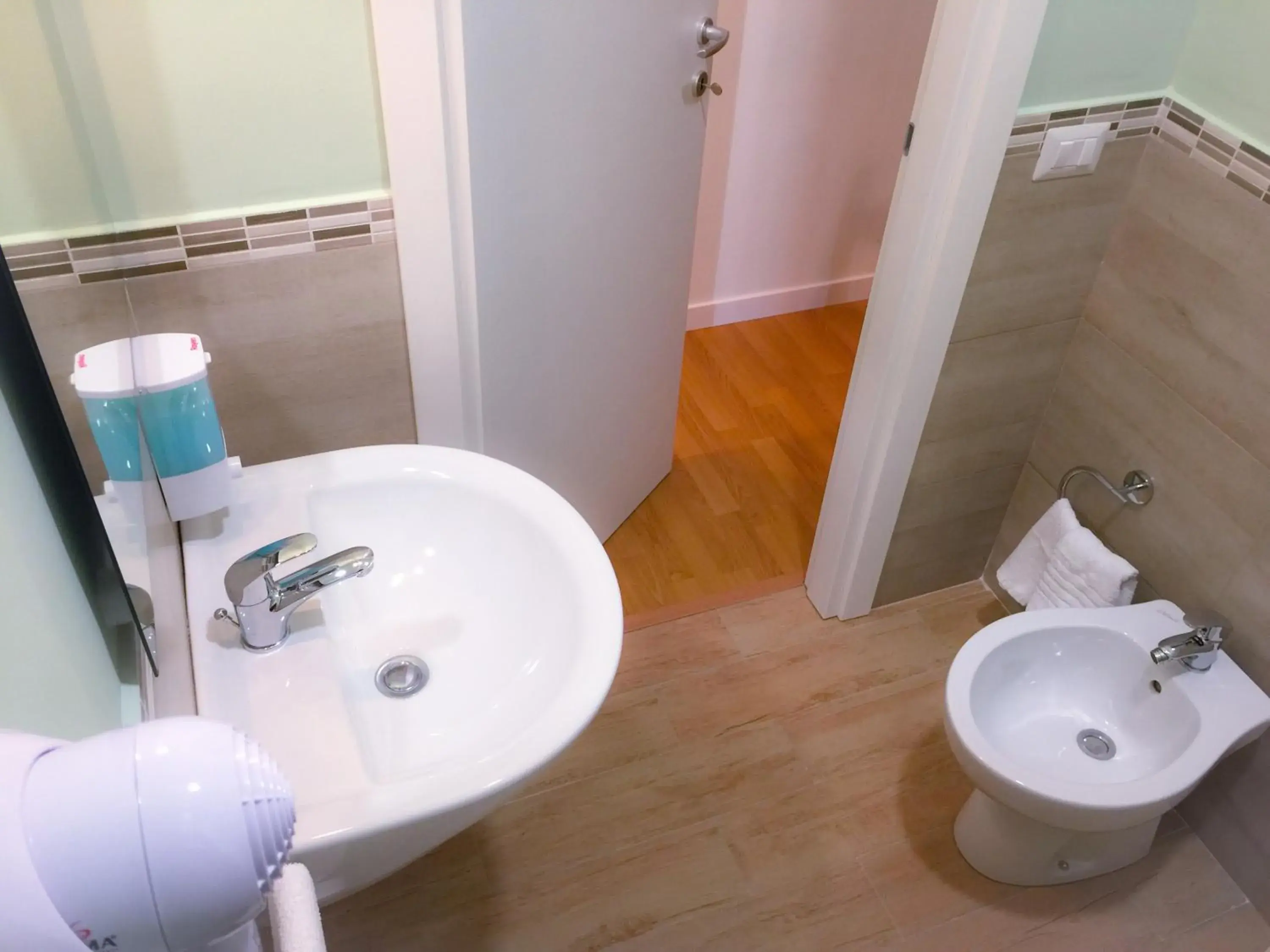 Double or Twin Room - single occupancy in B&B Policlinico Gaspare Rodolico Double or Twin Room - single occupancy in B&B Policlinico Gaspare Rodolico