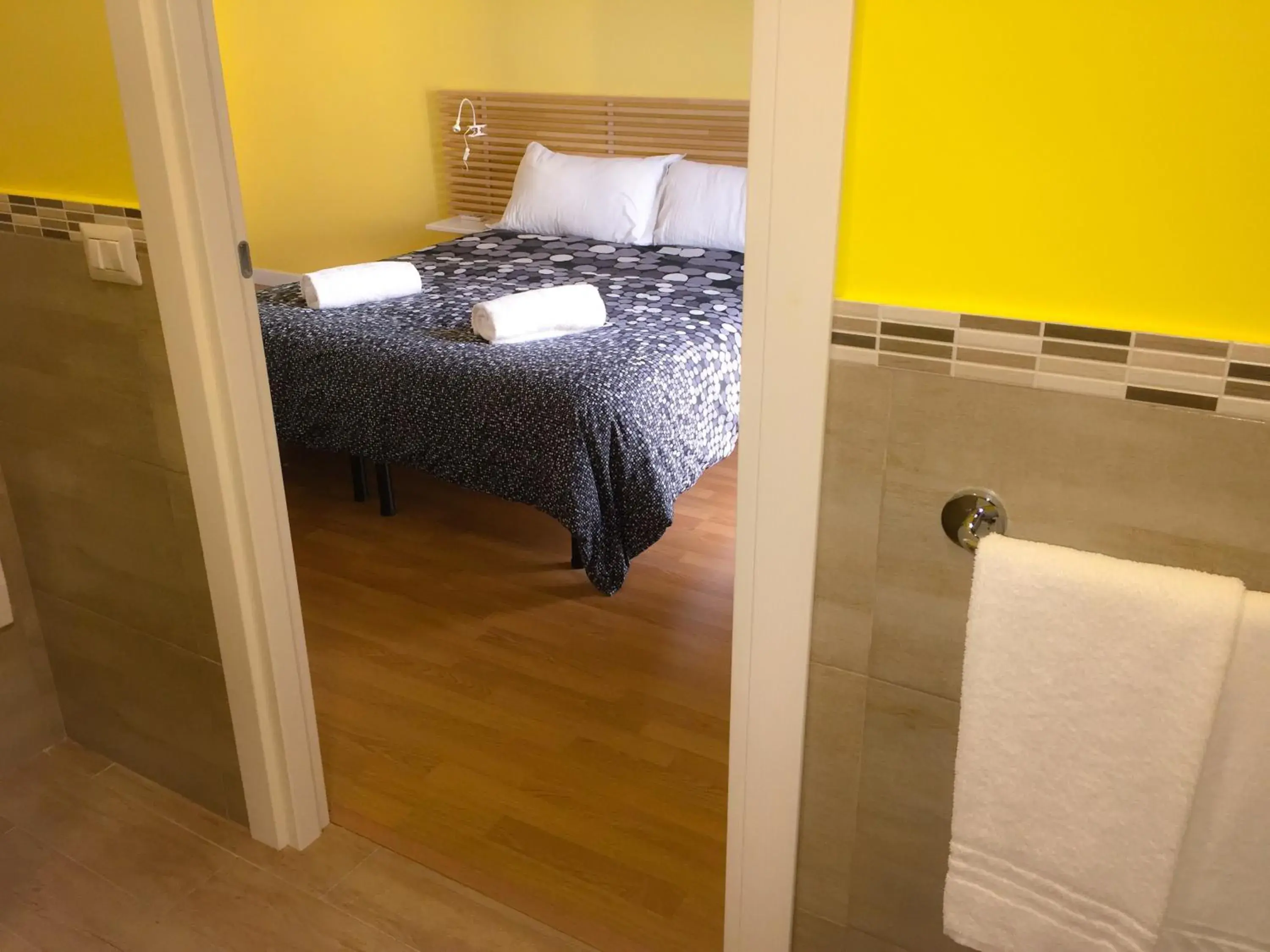 Deluxe Double or Twin Room - single occupancy in B&B Policlinico Gaspare Rodolico Deluxe Double or Twin Room - single occupancy in B&B Policlinico Gaspare Rodolico
