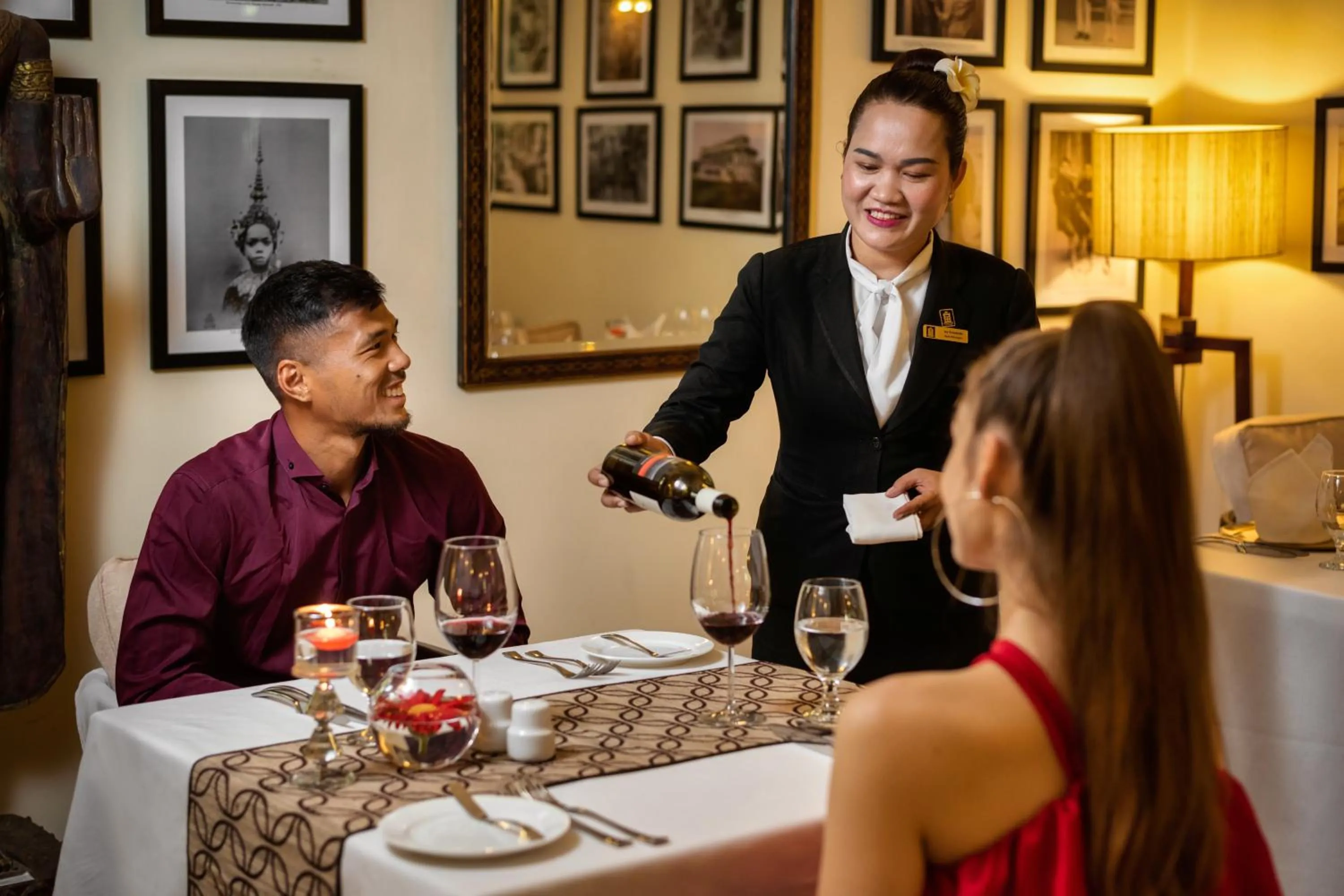 Restaurant/places to eat in Palace Gate Hotel & Resort by EHM