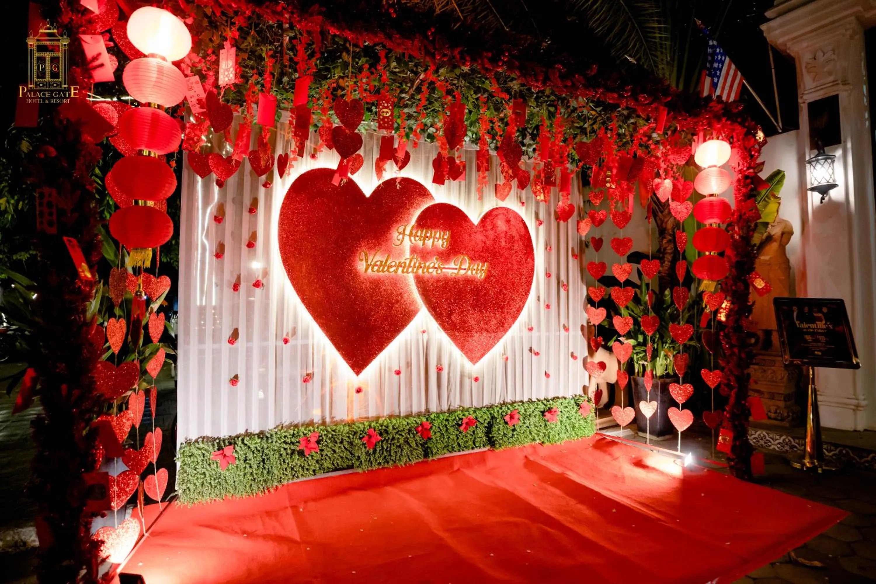 Evening entertainment in Palace Gate Hotel & Resort by EHM