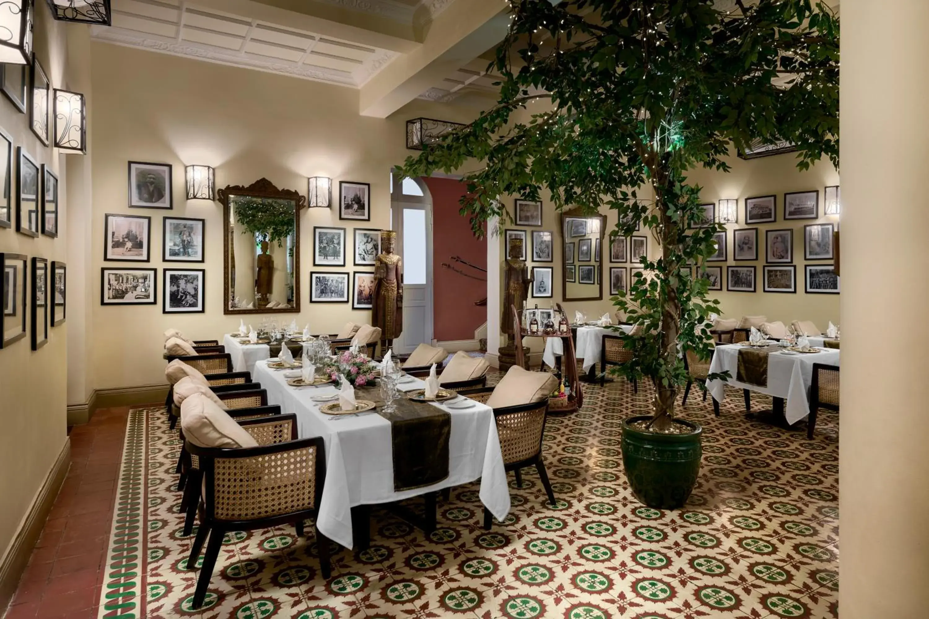 Restaurant/places to eat in Palace Gate Hotel & Resort By EHM Restaurant/places to eat in Palace Gate Hotel & Resort By EHM