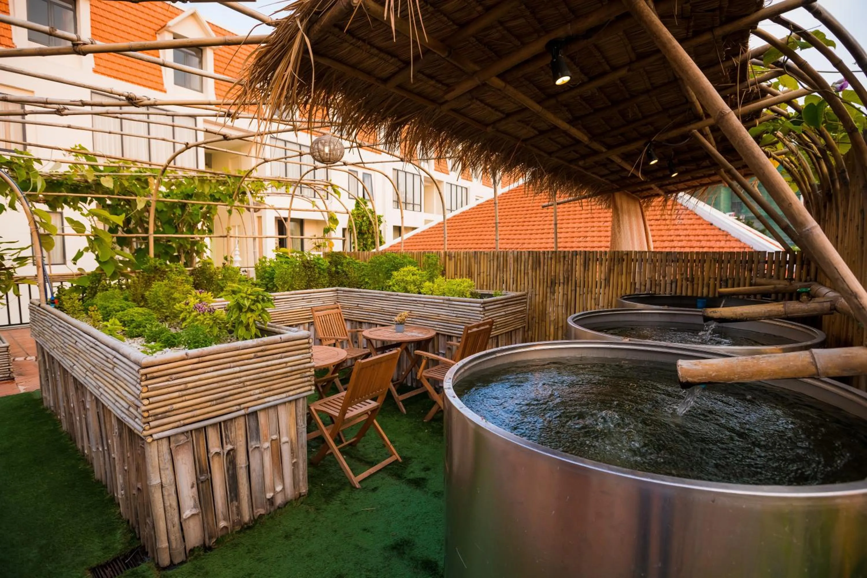 Restaurant/places to eat in Palace Gate Hotel & Resort by EHM