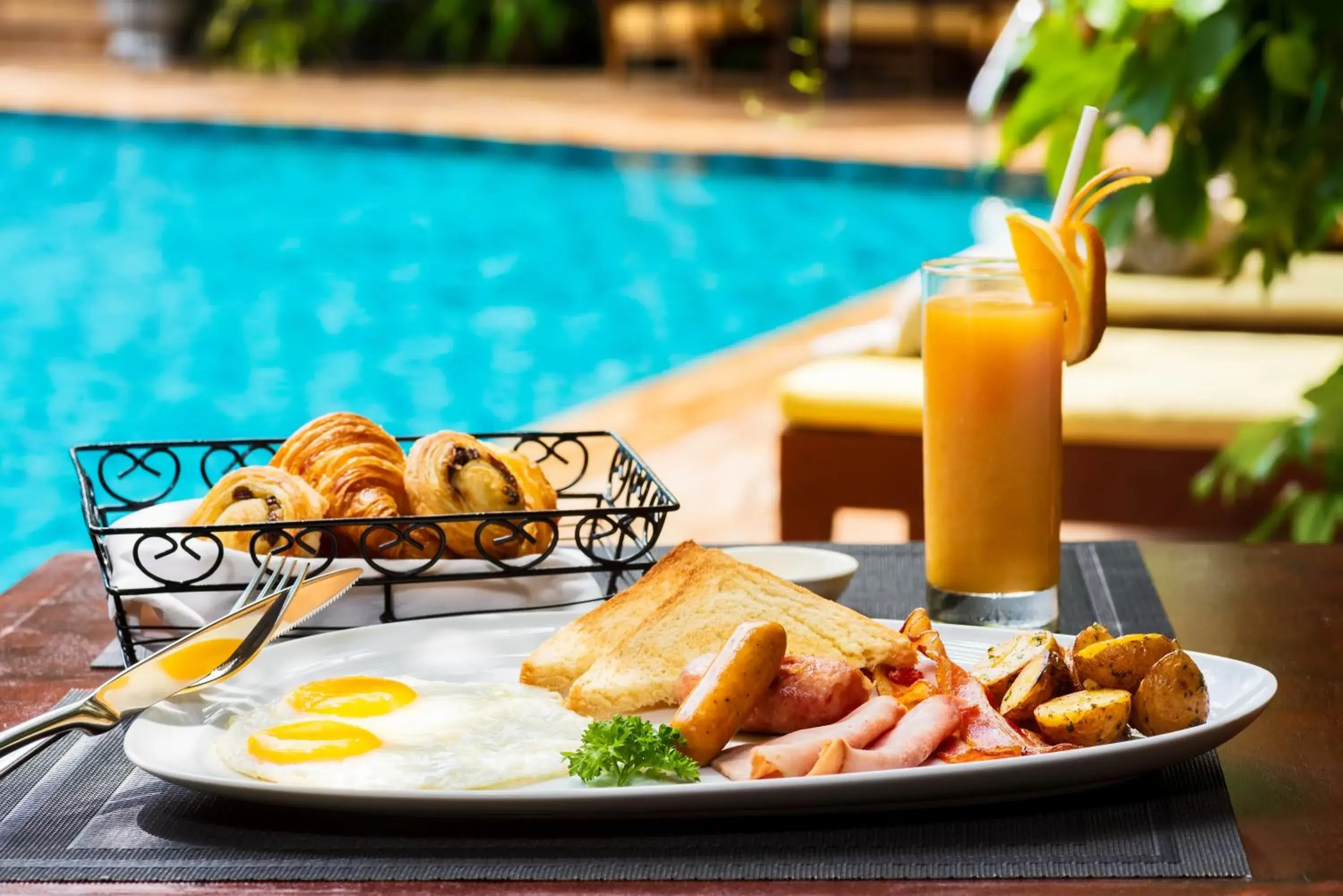 Food and drinks in Palace Gate Hotel & Resort By EHM Food and drinks in Palace Gate Hotel & Resort By EHM