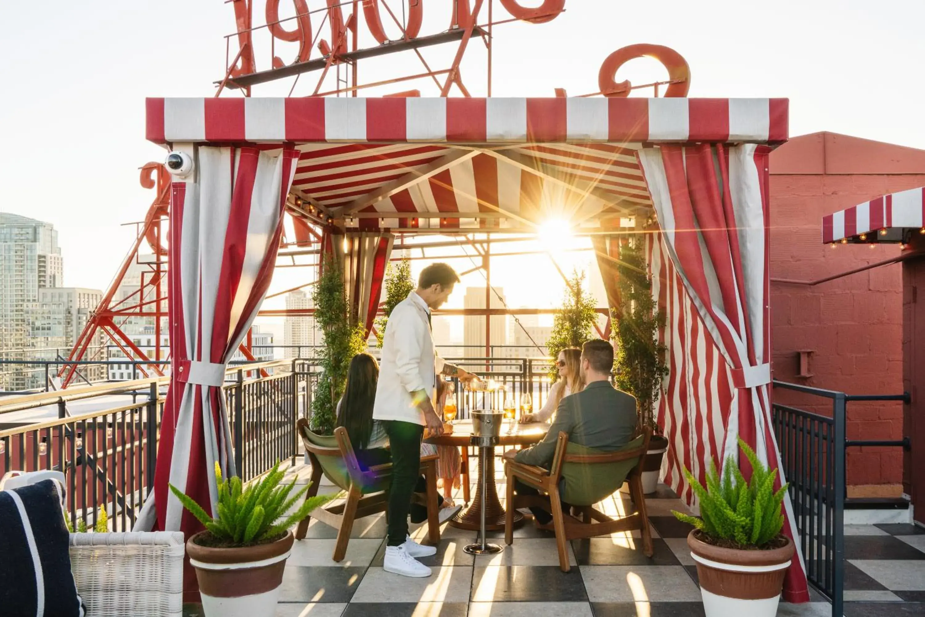 Restaurant/places to eat in Palihotel San Diego Gaslamp Quarter Restaurant/places to eat in Palihotel San Diego Gaslamp Quarter