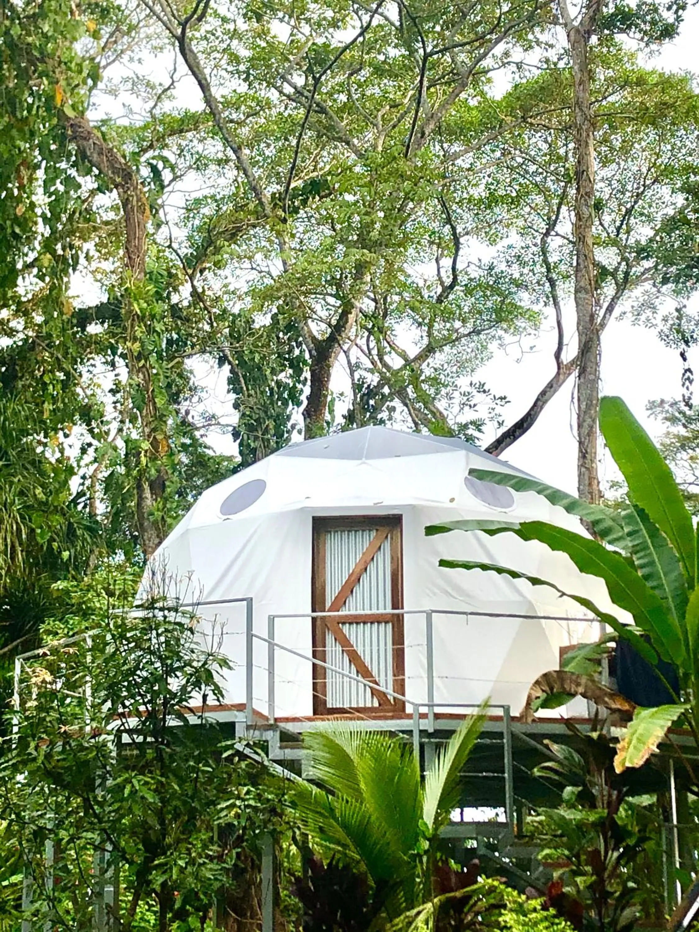Property building in Hotel Faith Glamping Dome Costa Rica