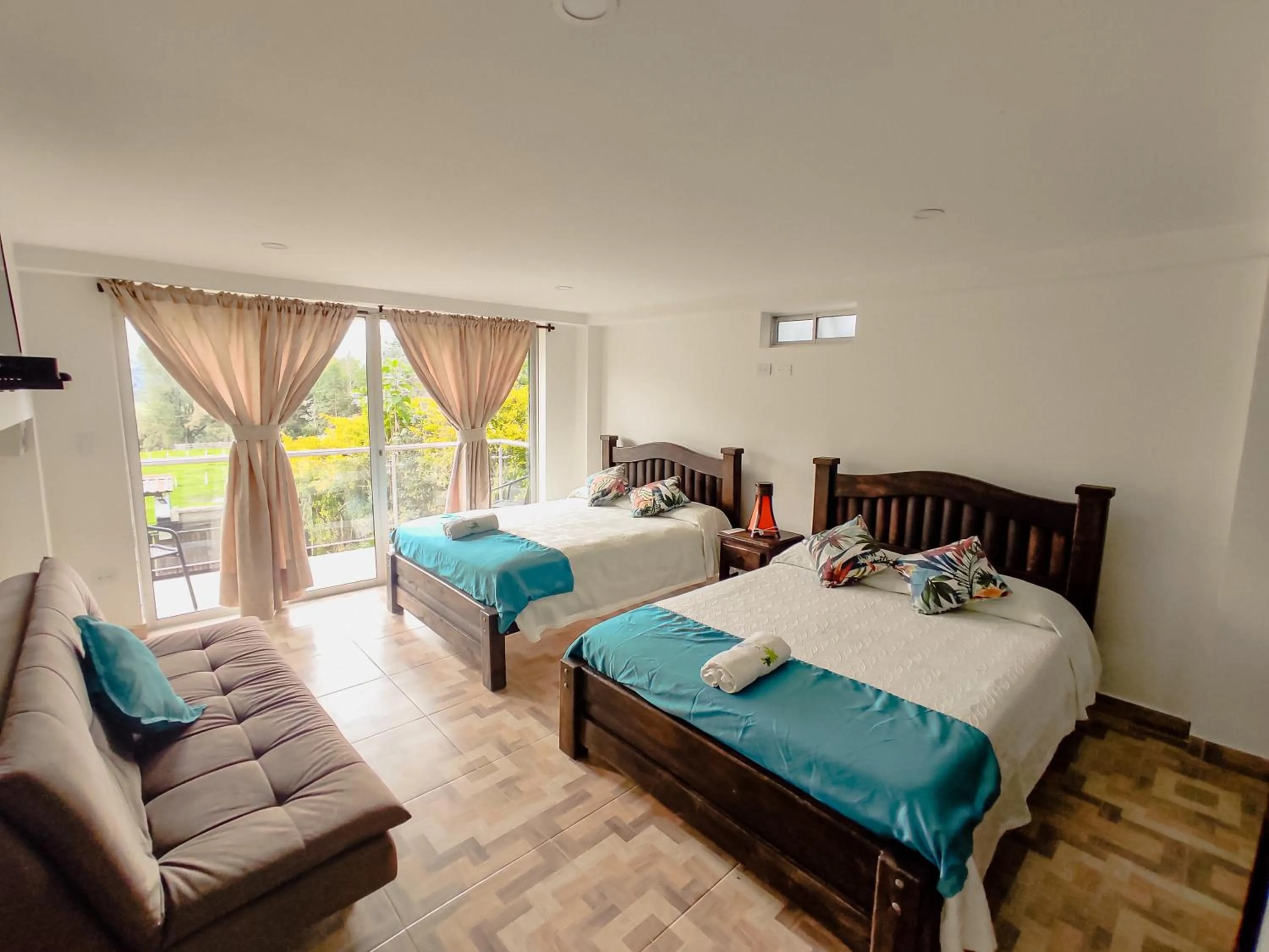 Photo of the whole room, Bed in Hotel Boutique Palmas de Salento