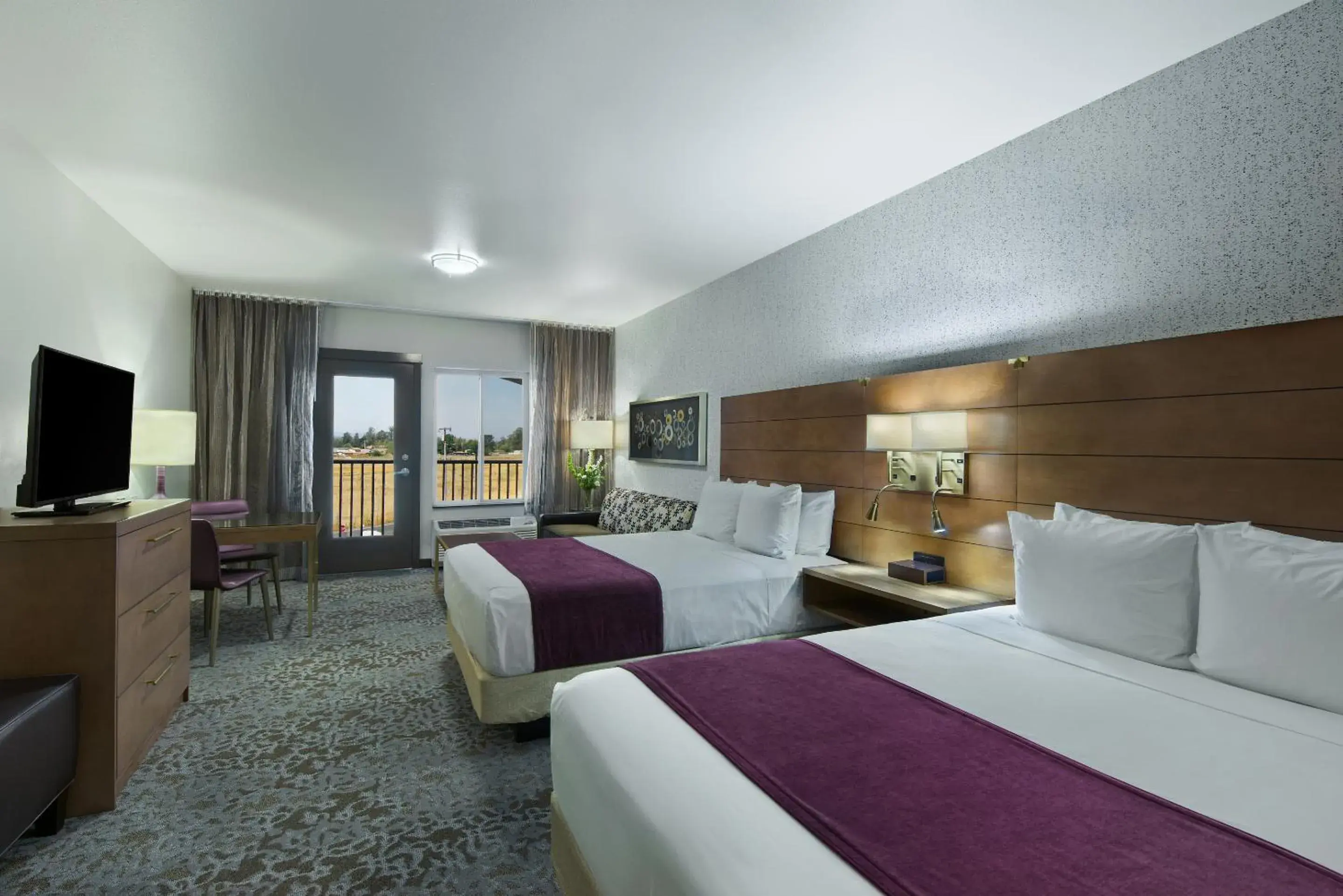 Balcony 2 Queen Suite in Oxford Suites Sonoma - Rohnert Park Balcony 2 Queen Suite in Oxford Suites Sonoma - Rohnert Park