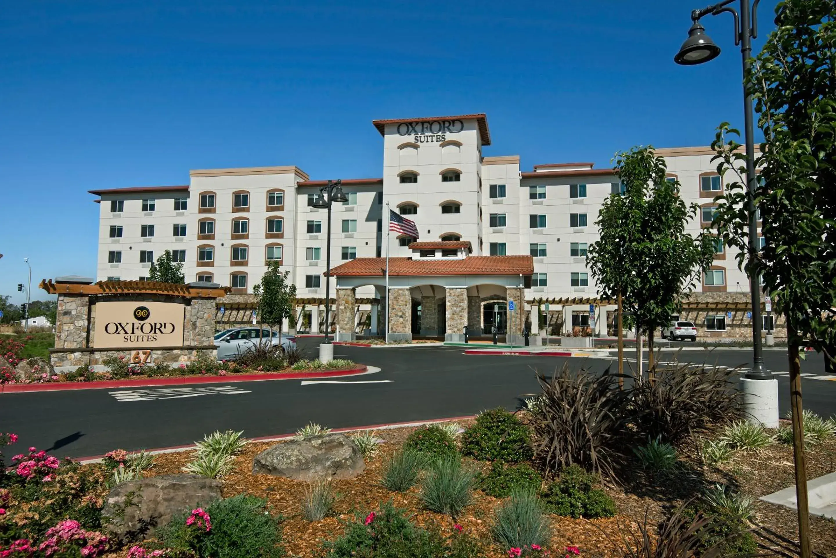 Facade/entrance in Oxford Suites Sonoma - Rohnert Park Facade/entrance in Oxford Suites Sonoma - Rohnert Park