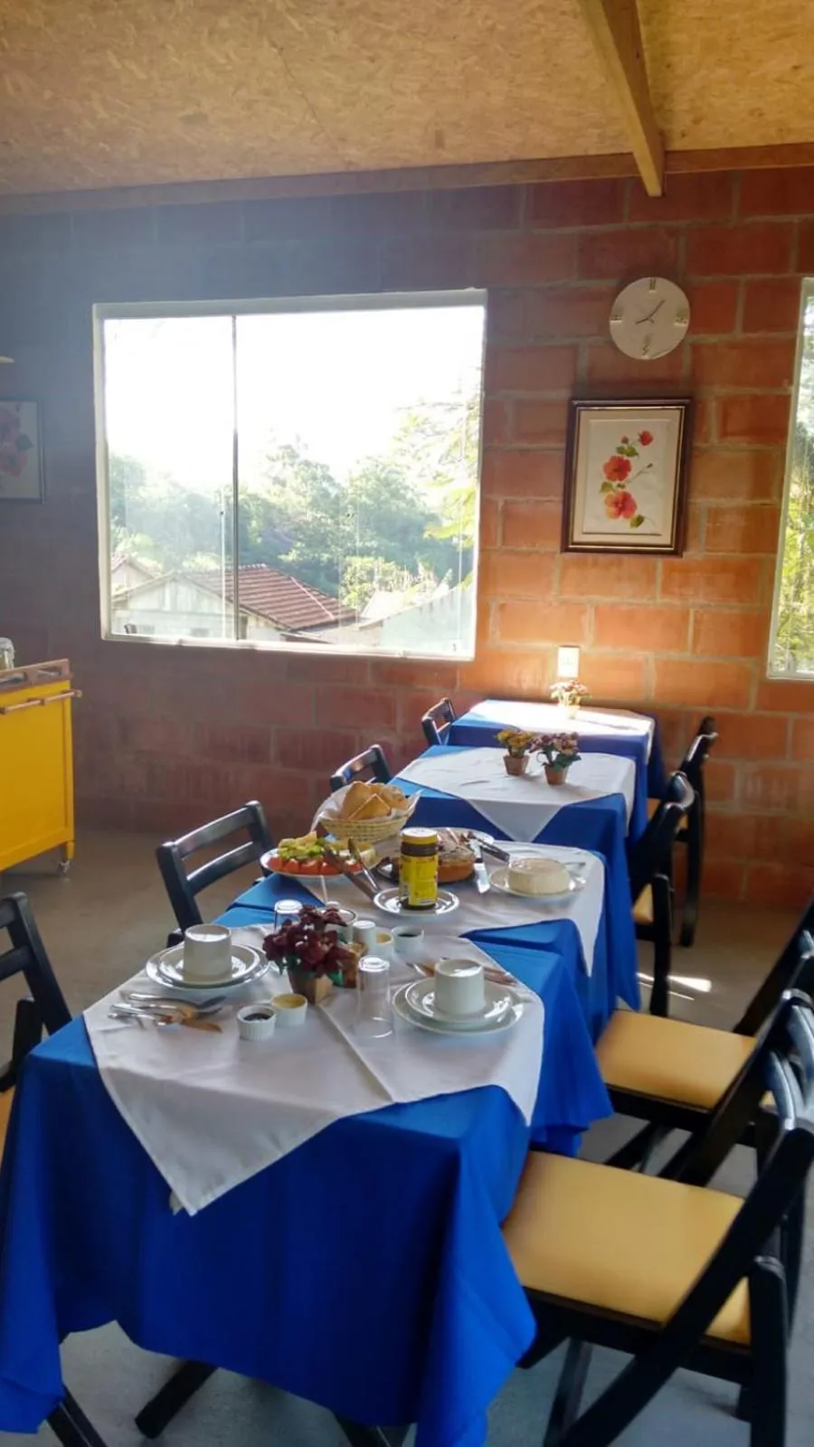 Restaurant/places to eat in Pousada Morena SFX