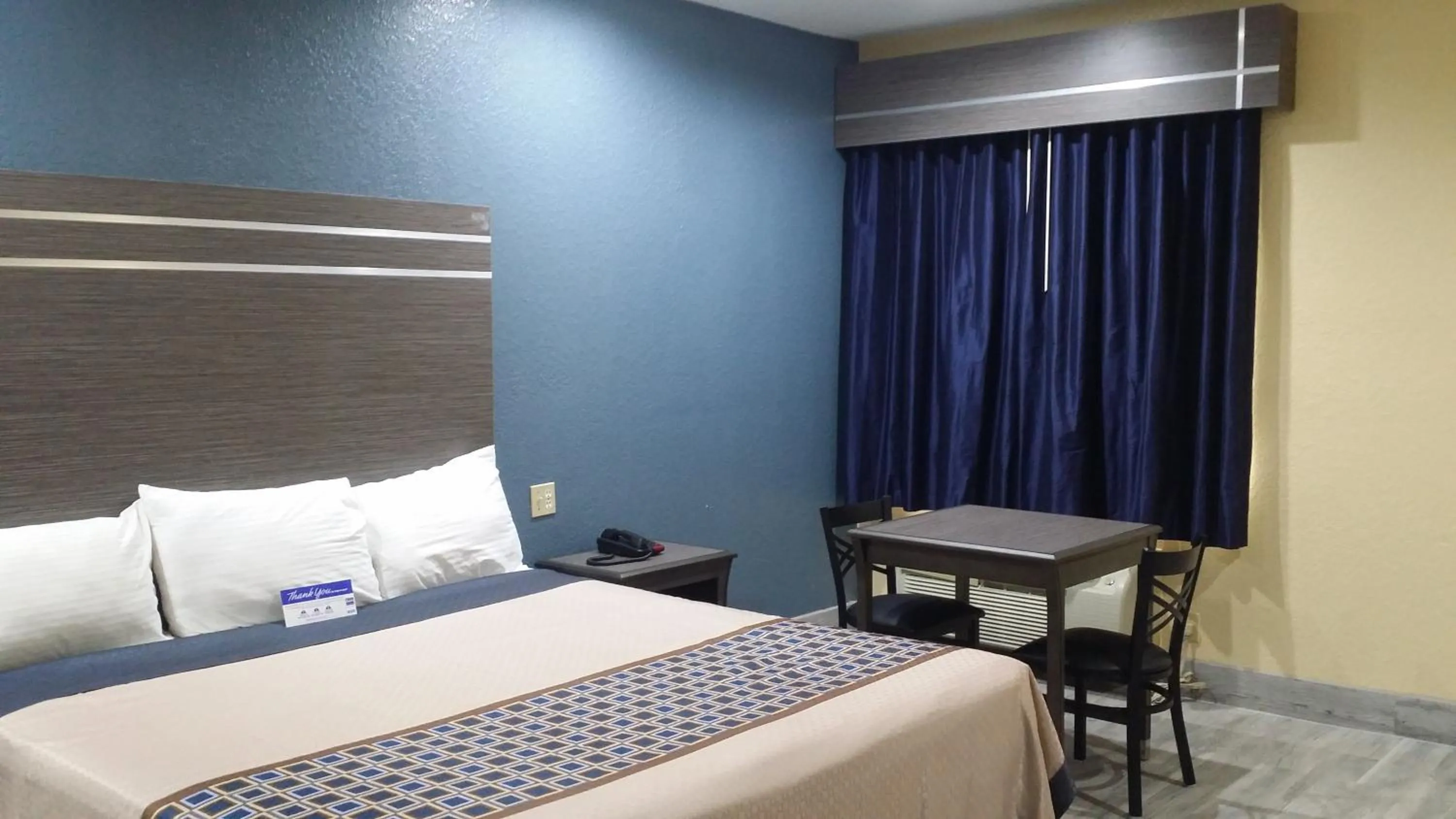 Photo of the whole room, Bed in Americas Best Value Inn & Suites Northeast Houston