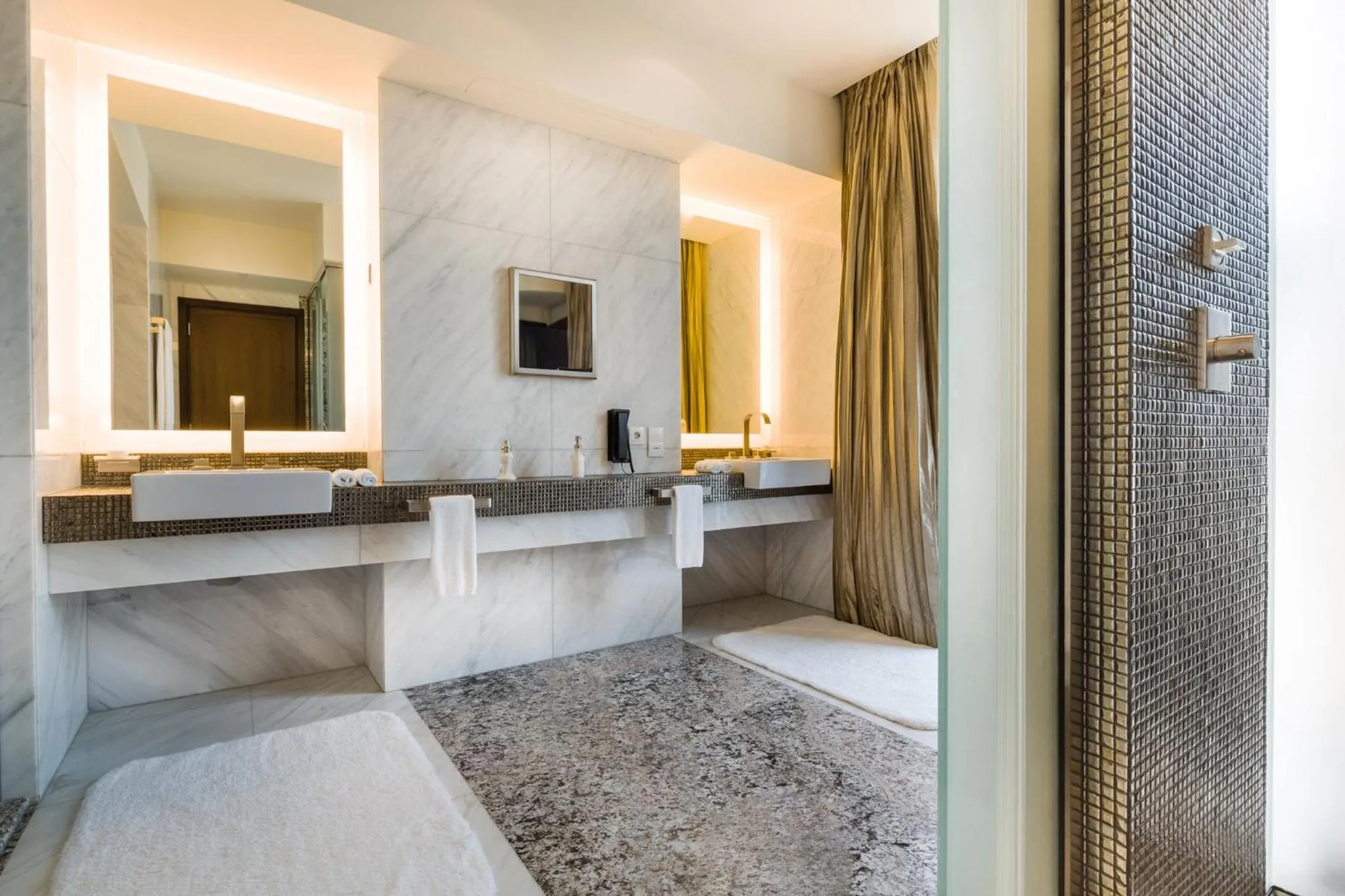 Bathroom in Mandarin Oriental Al Faisaliah, Riyadh