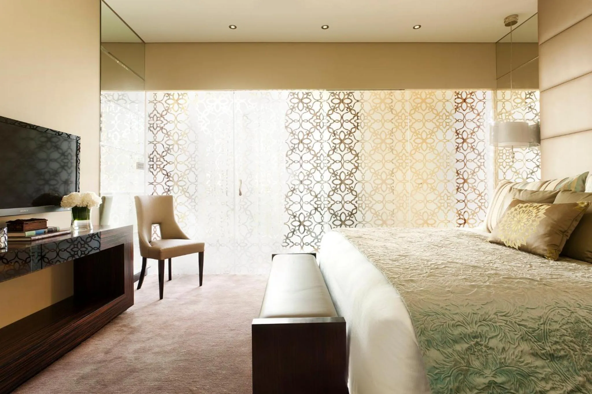 Photo of the whole room, Bed in Mandarin Oriental Al Faisaliah, Riyadh