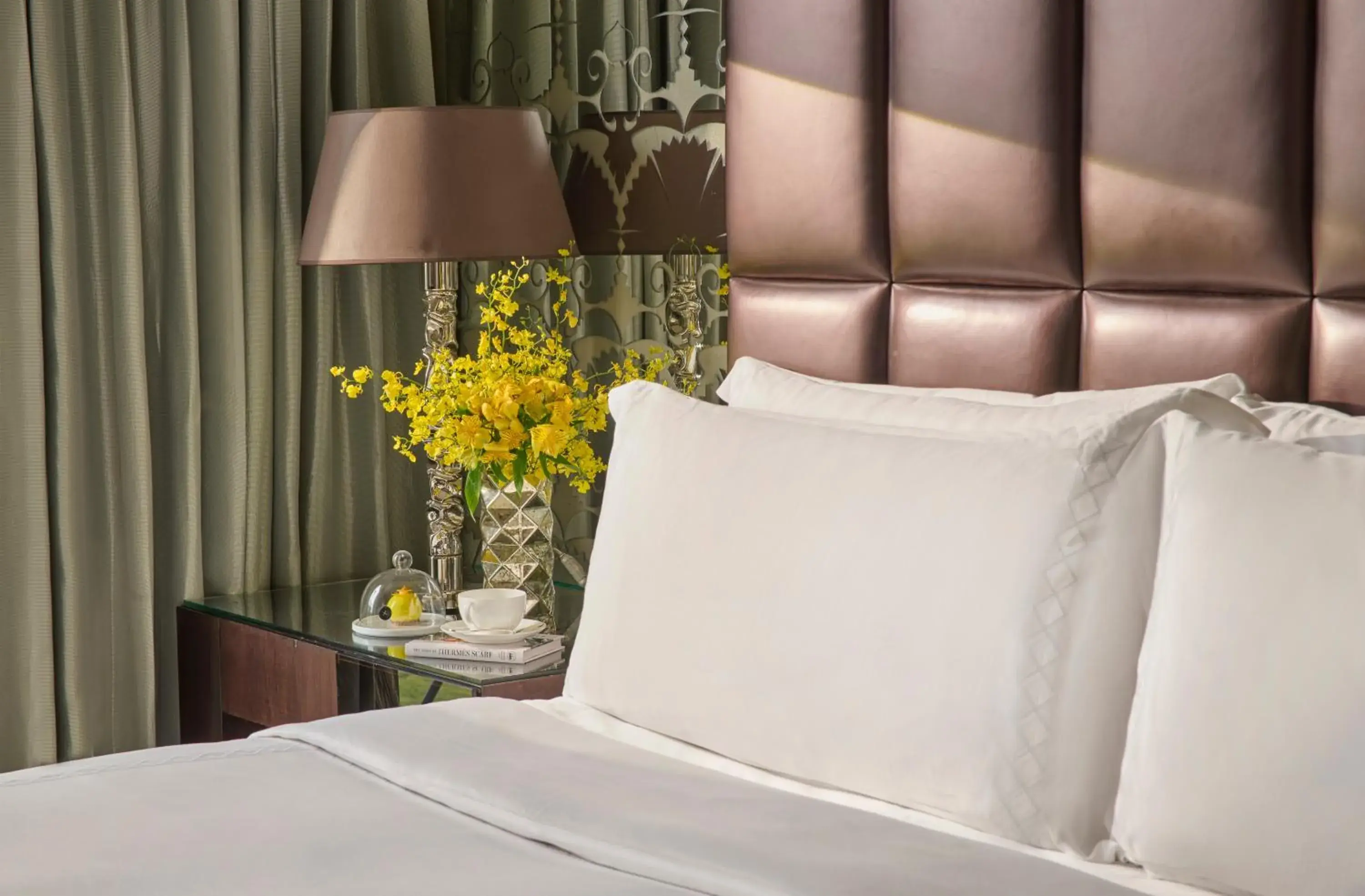 Bedroom, Bed in Mandarin Oriental Al Faisaliah, Riyadh Bedroom, Bed in Mandarin Oriental Al Faisaliah, Riyadh