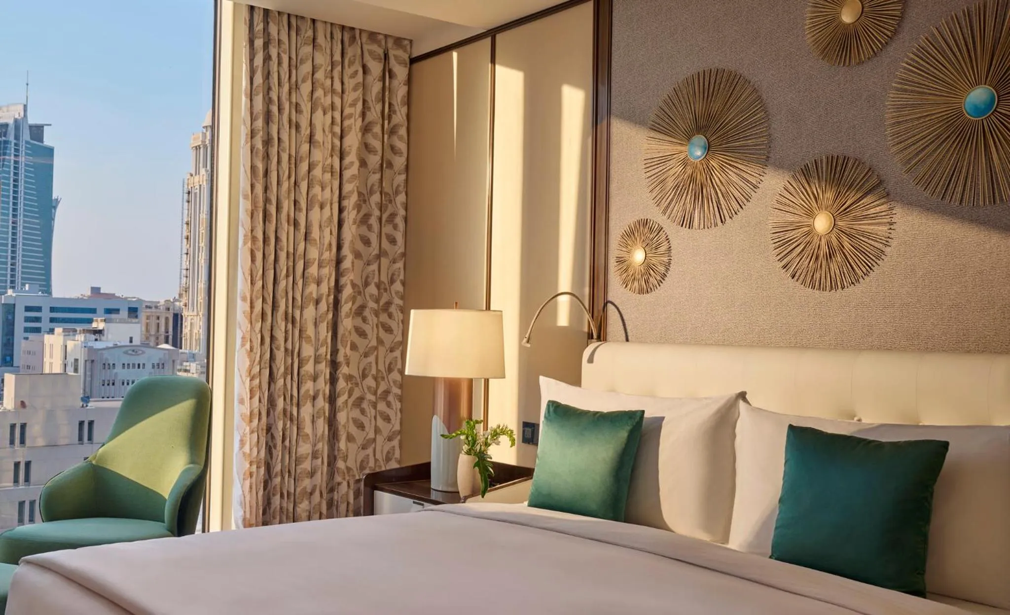 Photo of the whole room, Bed in Mandarin Oriental Al Faisaliah, Riyadh