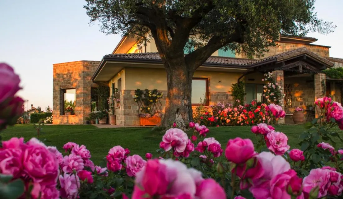 Property building in Il Giardino delle Rose