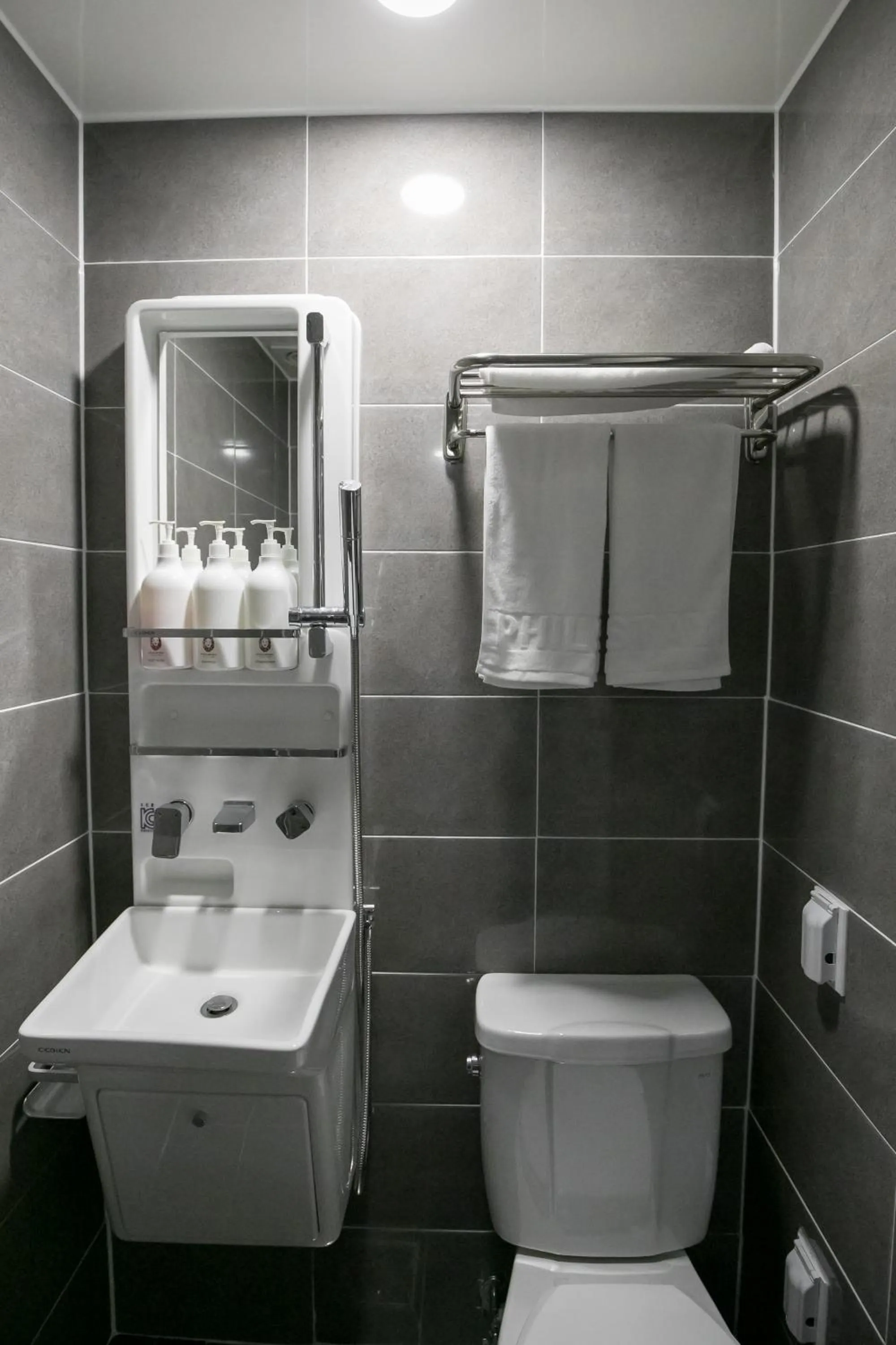 Shower in Philstay Myeongdong Station