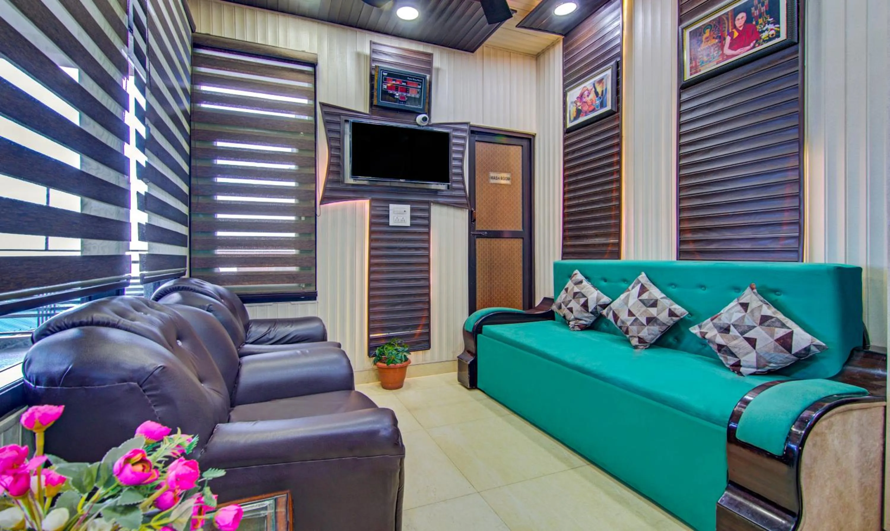 Seating area in Treebo Roshan House with Valley View