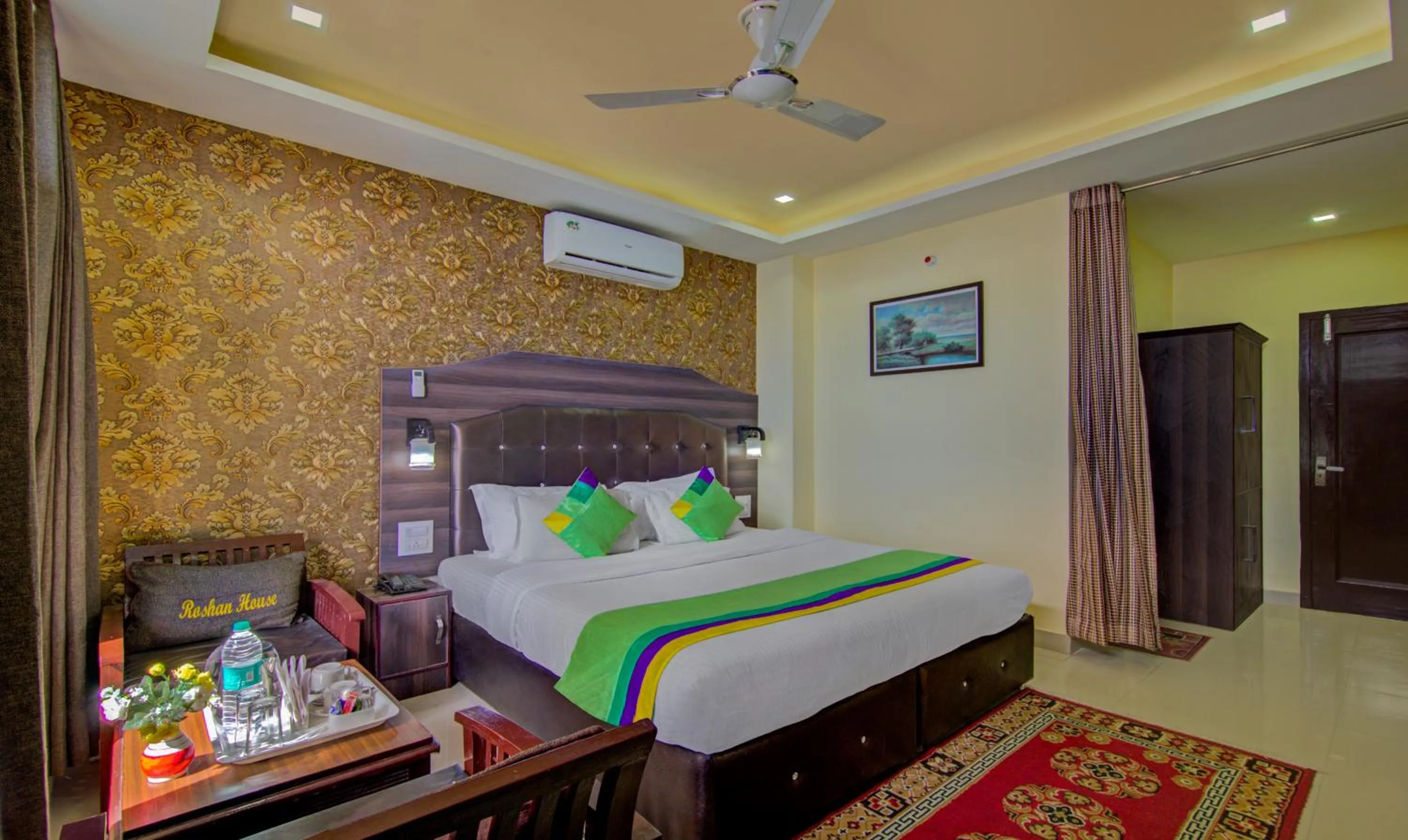 Bedroom, Bed in Treebo Roshan House with Valley View