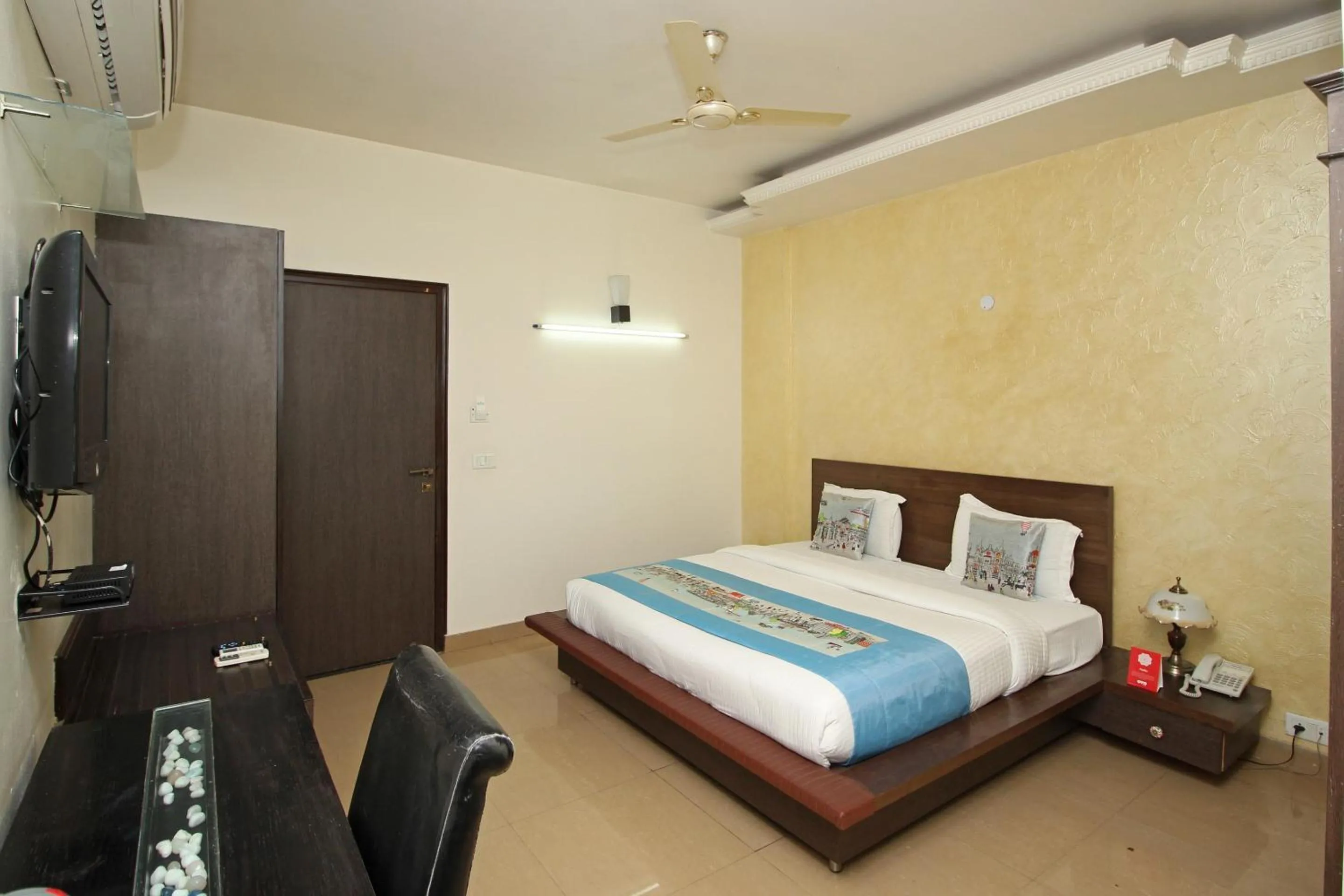 Bedroom, Bed in Collection O Sakshi