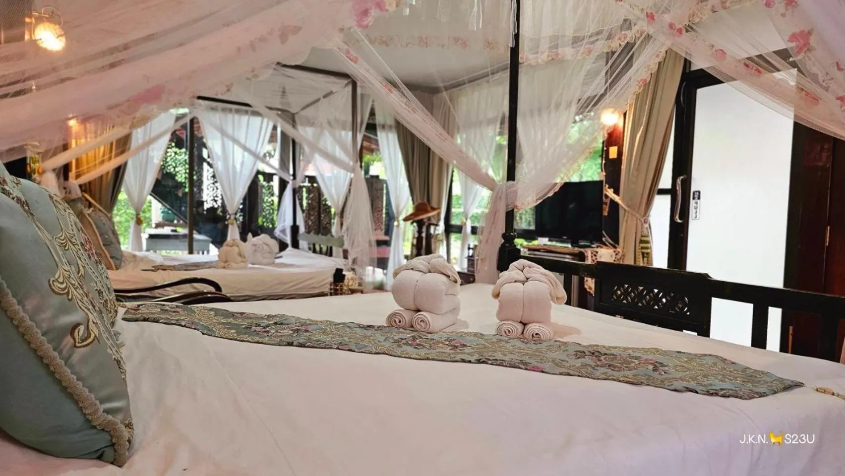 Bedroom, Bed in The Antique Riverside Resort