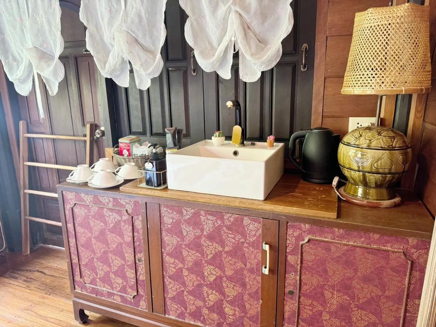 The Antique Riverside Resort