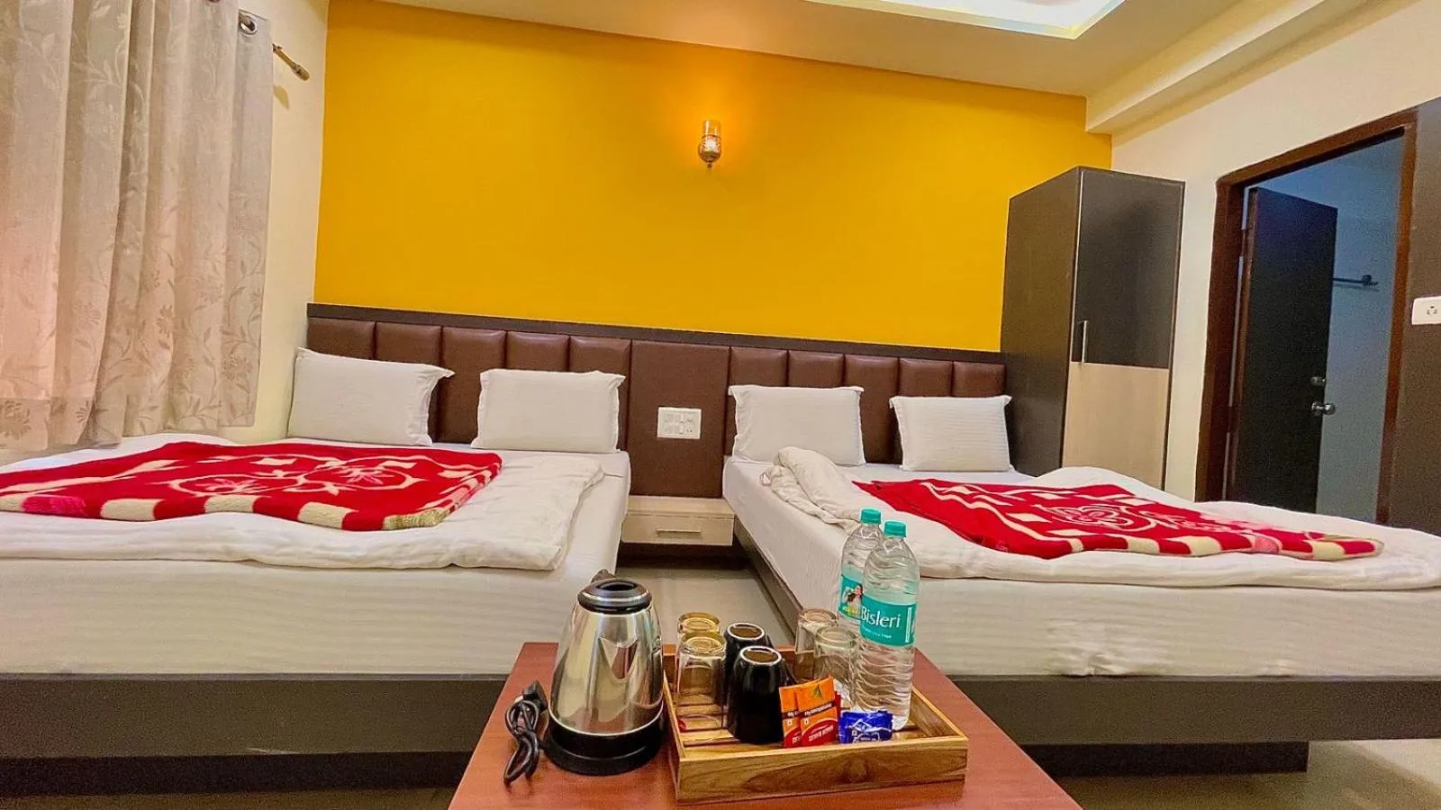 Photo of the whole room, Bed in Hotel Ashapura Palace