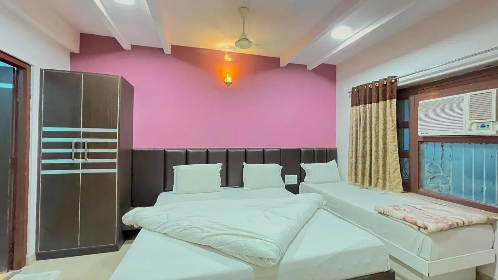 Bed in Hotel Ashapura Palace Bed in Hotel Ashapura Palace