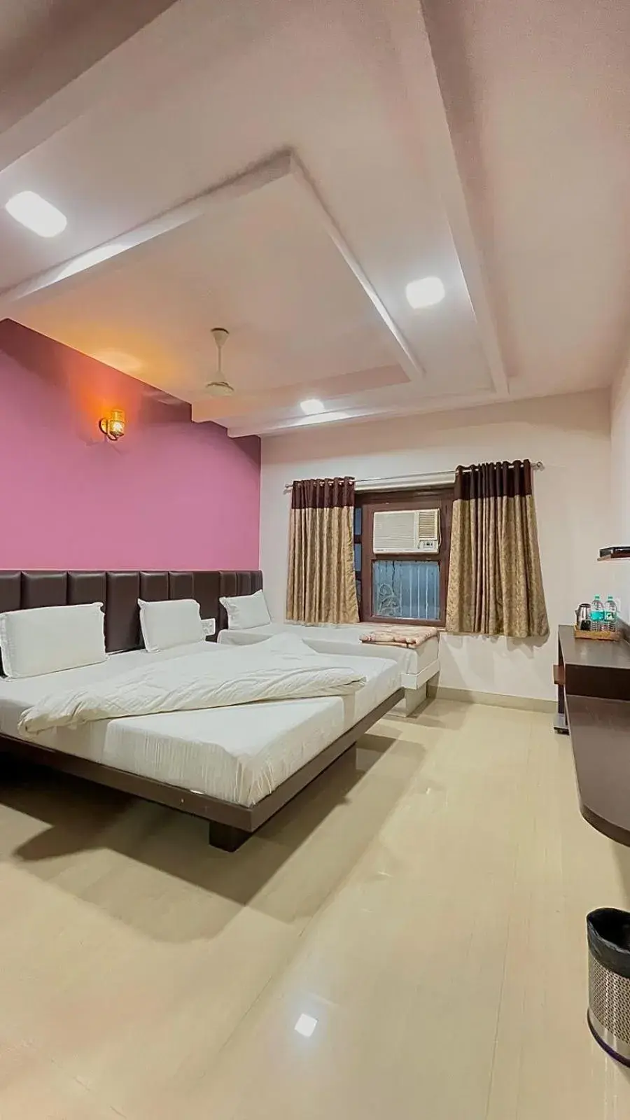 Bedroom, Bed in Hotel Ashapura Palace Bedroom, Bed in Hotel Ashapura Palace