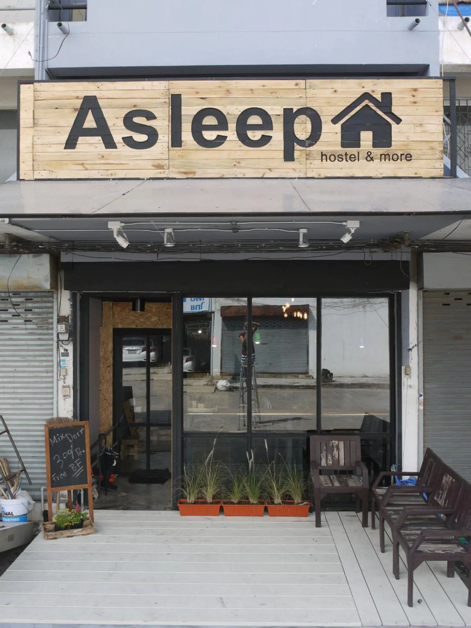 Facade/entrance in Asleep Hostel