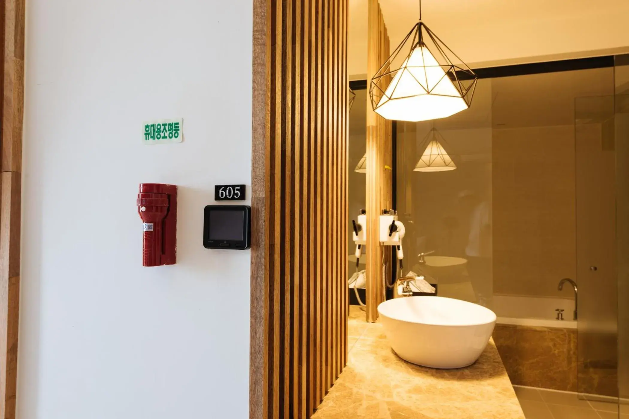 Superior Twin Room in Boutique Hotel XYM Pyeongtaek Superior Twin Room in Boutique Hotel XYM Pyeongtaek