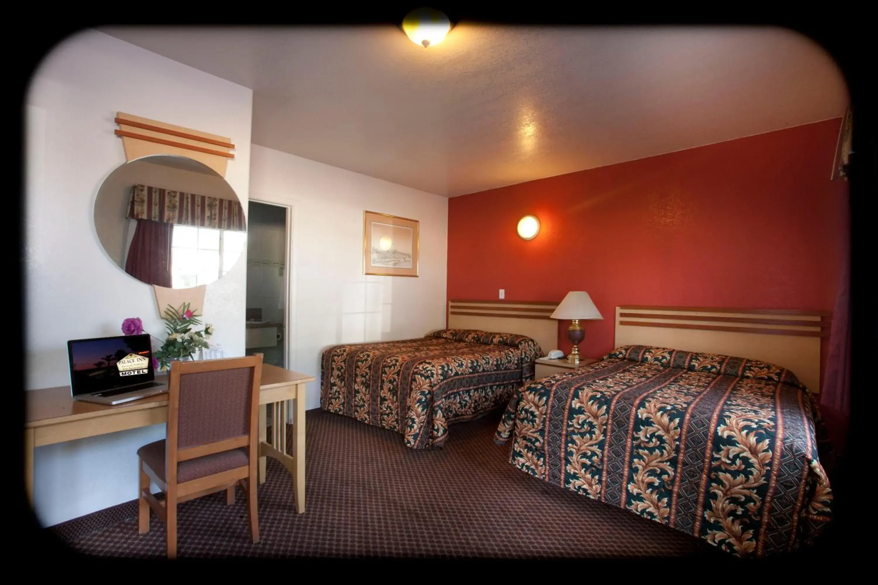 Double Room with Two Double Beds in The Palace Inn Double Room with Two Double Beds in The Palace Inn