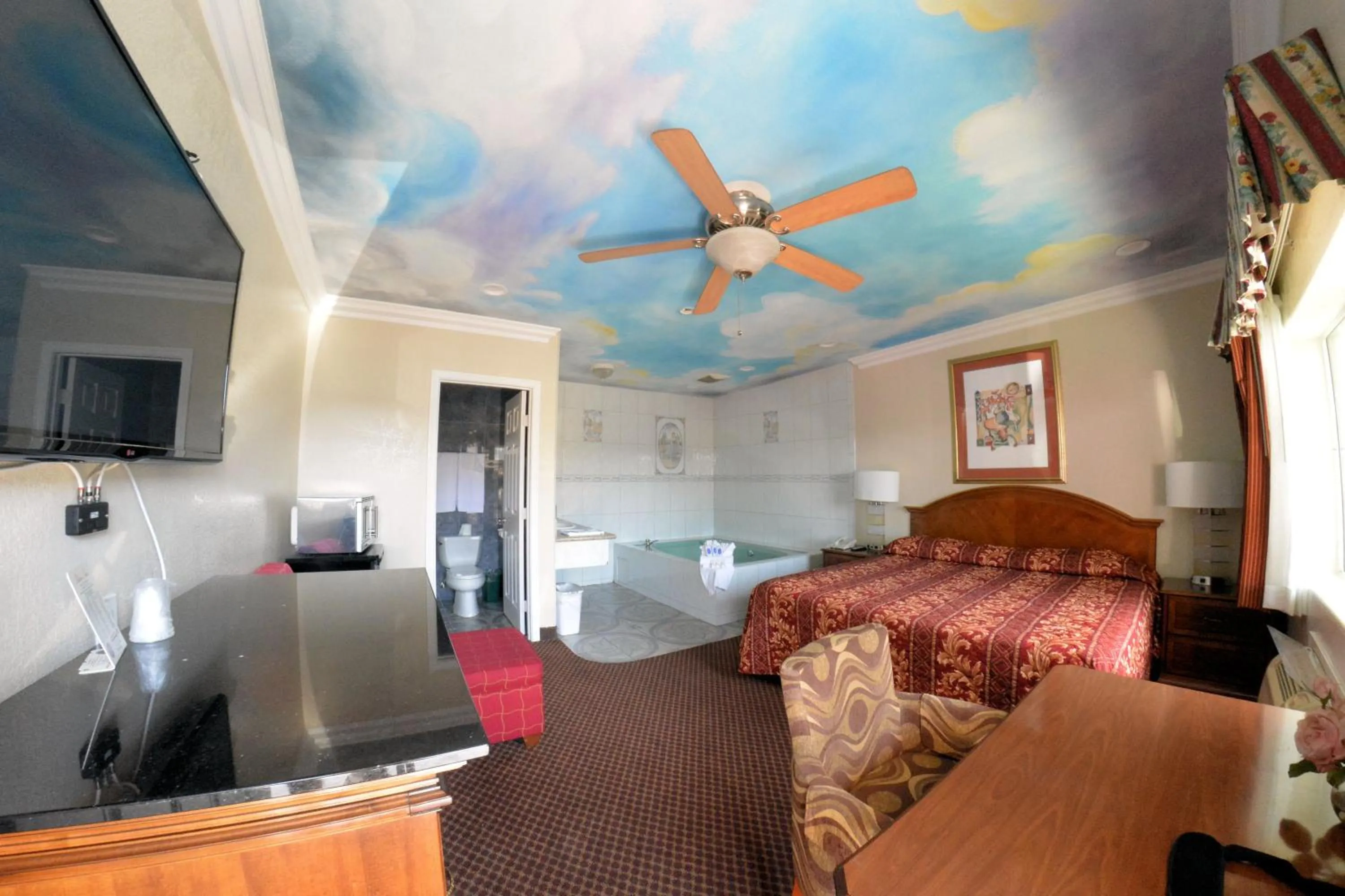 Bedroom, Bed in The Palace Inn