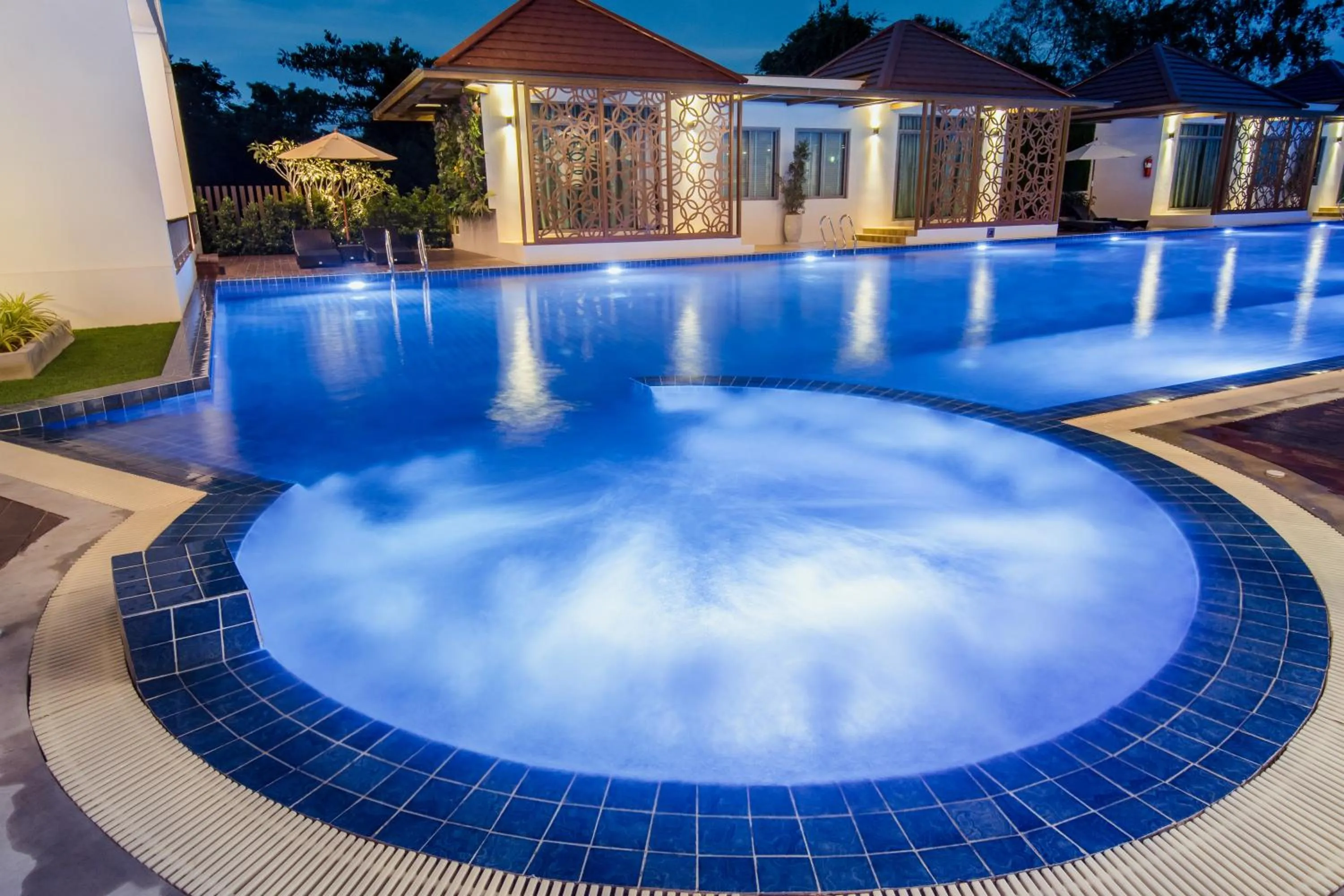 Pool view in The Peak