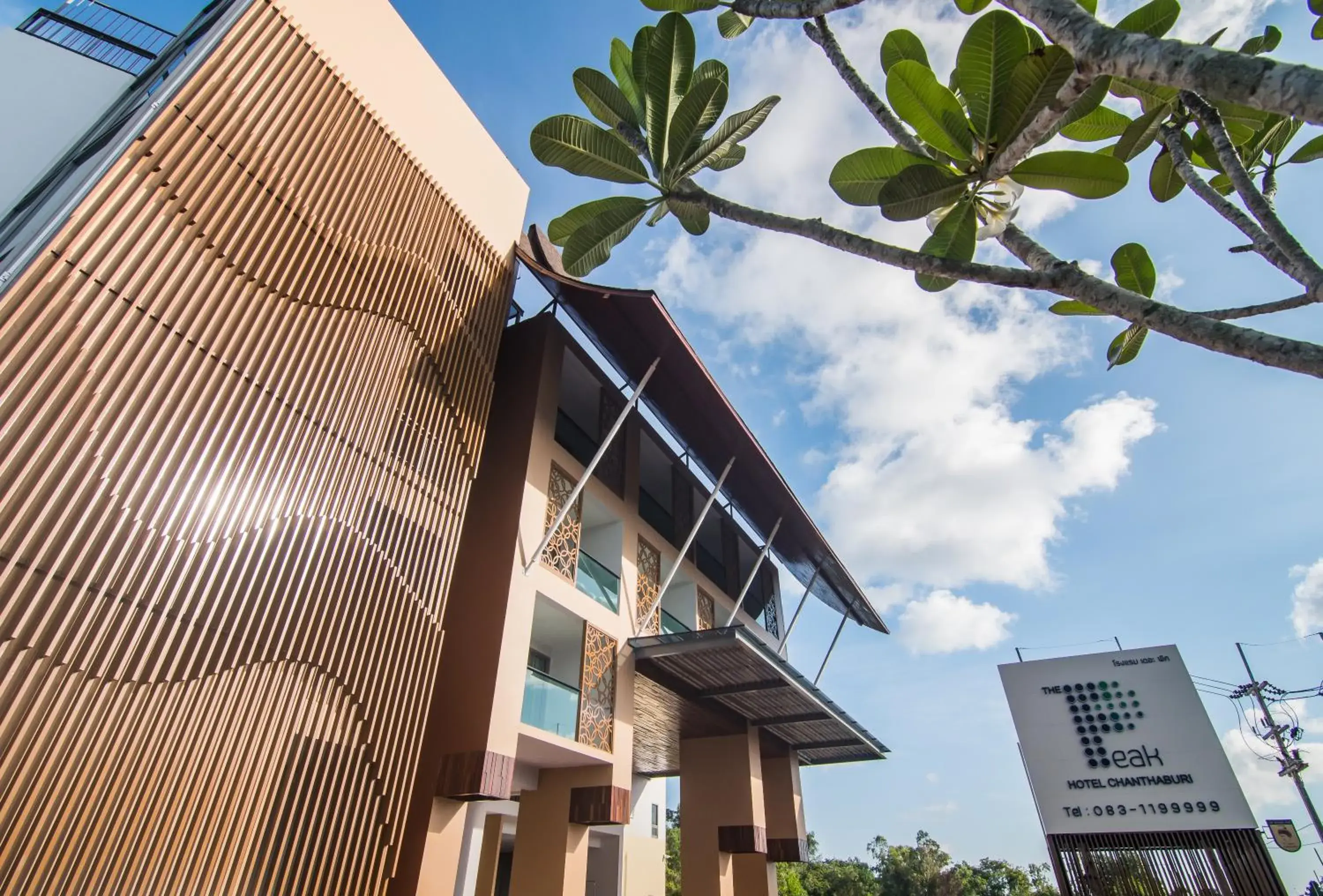 Facade/entrance in The Peak Facade/entrance in The Peak