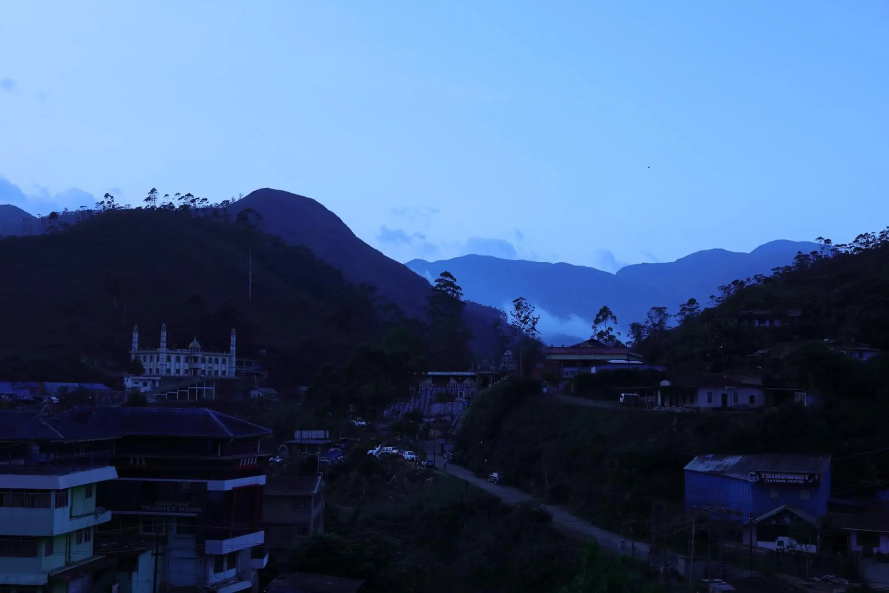 Double Room with Mountain View in Issacs Residency Double Room with Mountain View in Issacs Residency