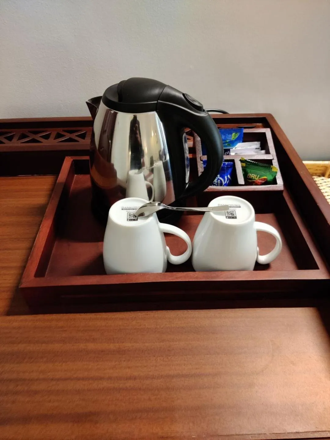 Coffee/tea facilities in Issacs Residency