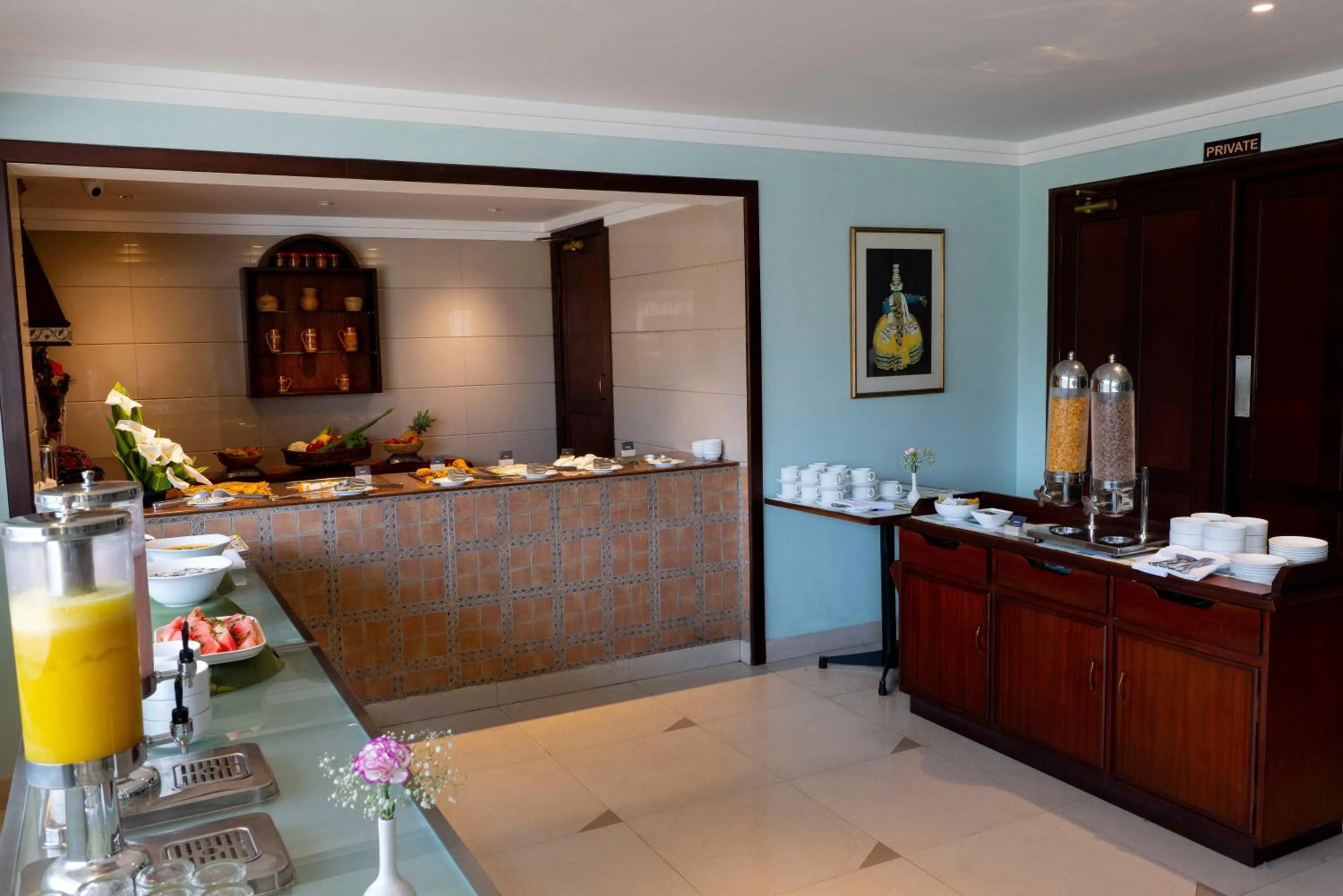 Breakfast in Issacs Residency