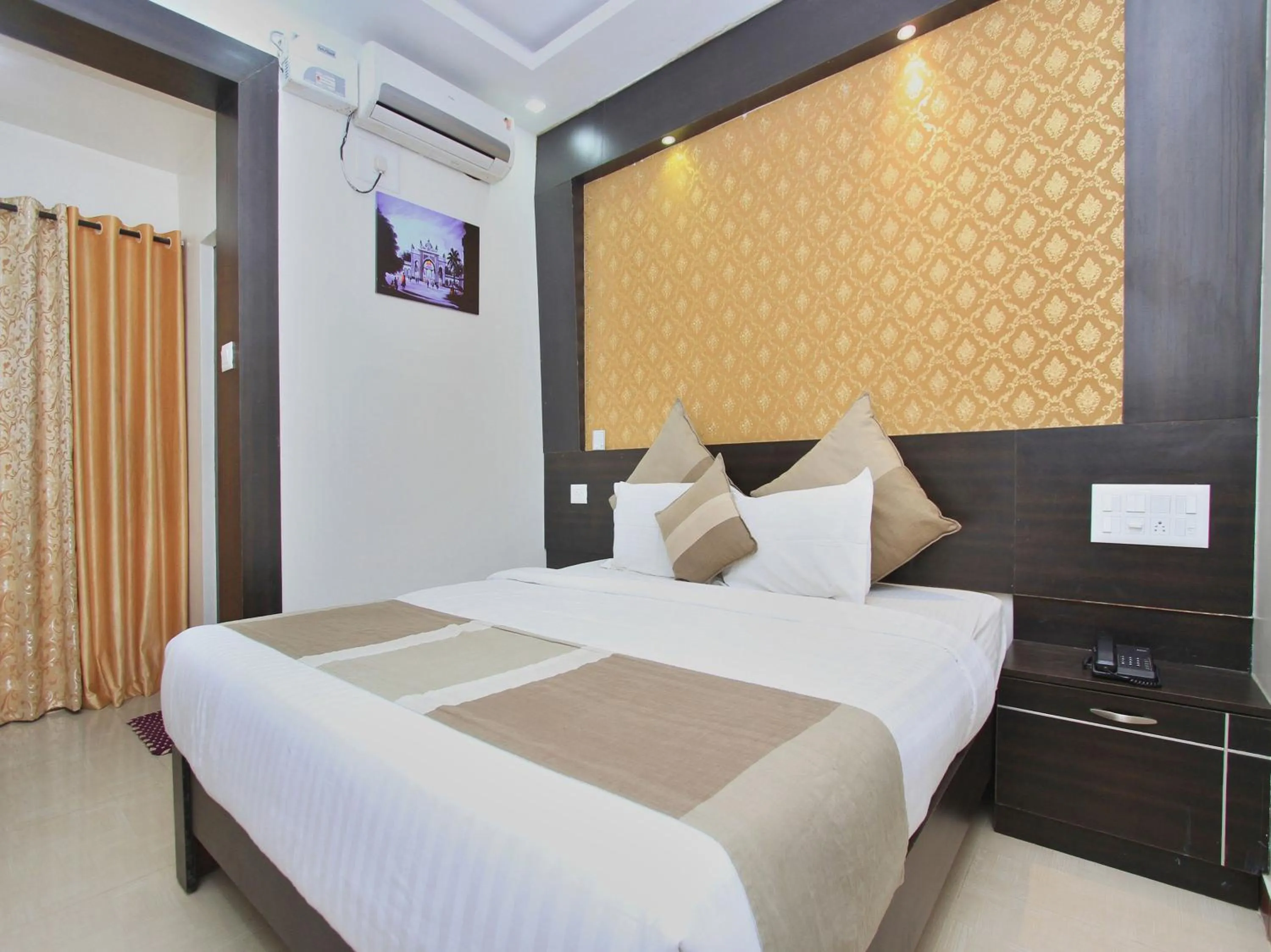 Bed in Aishwarya Le Royal