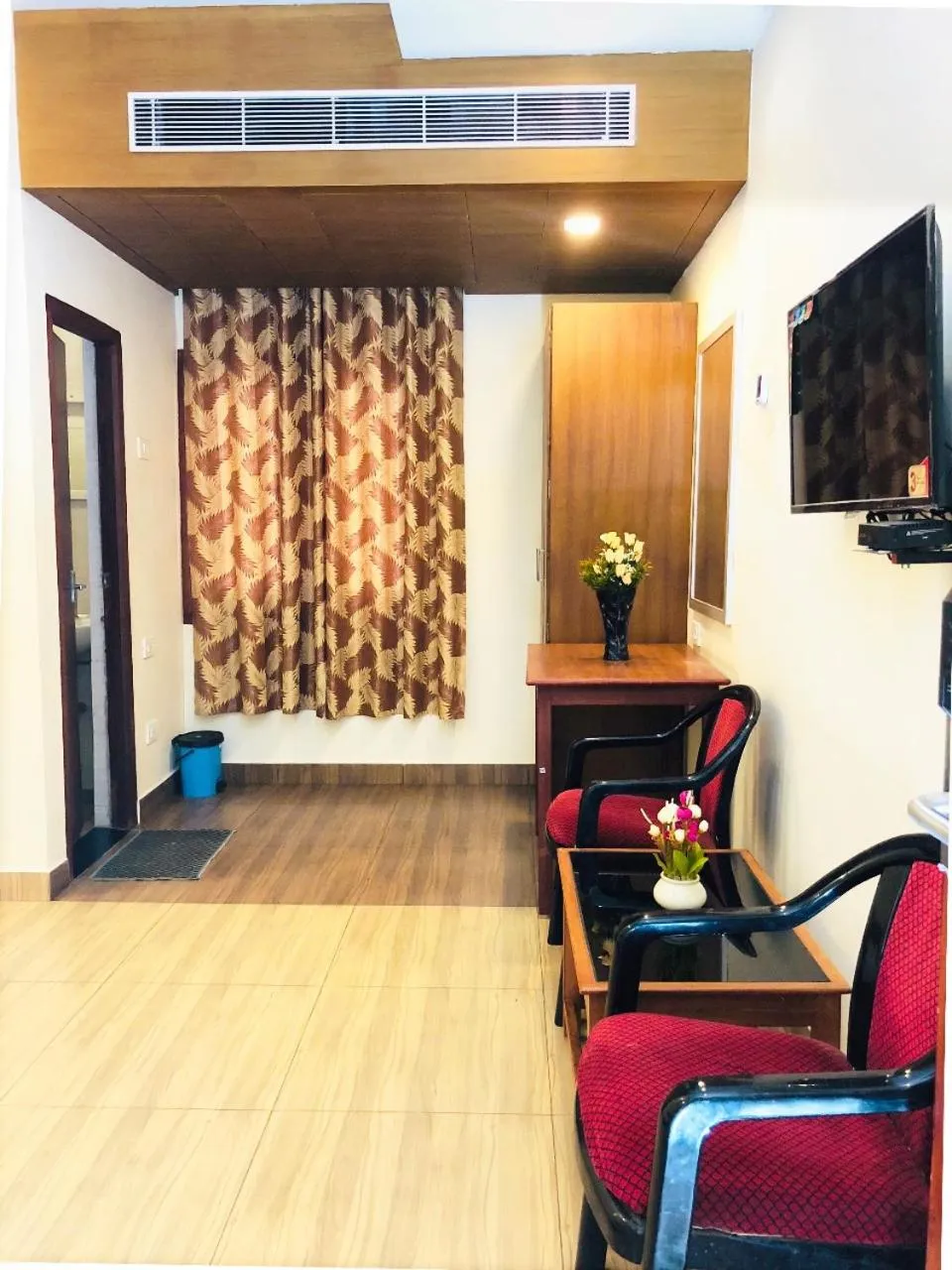 TV and multimedia in Shivalaya hotel