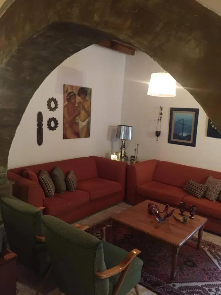 Communal lounge/ TV room in Villa Thermopilon