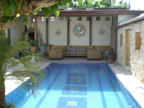 Swimming pool in Villa Thermopilon