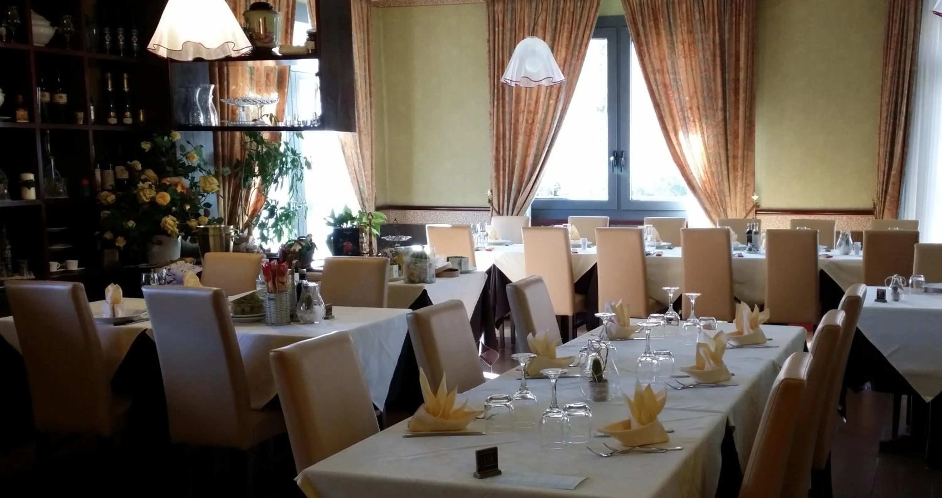 Restaurant/places to eat in Albergo Sapori