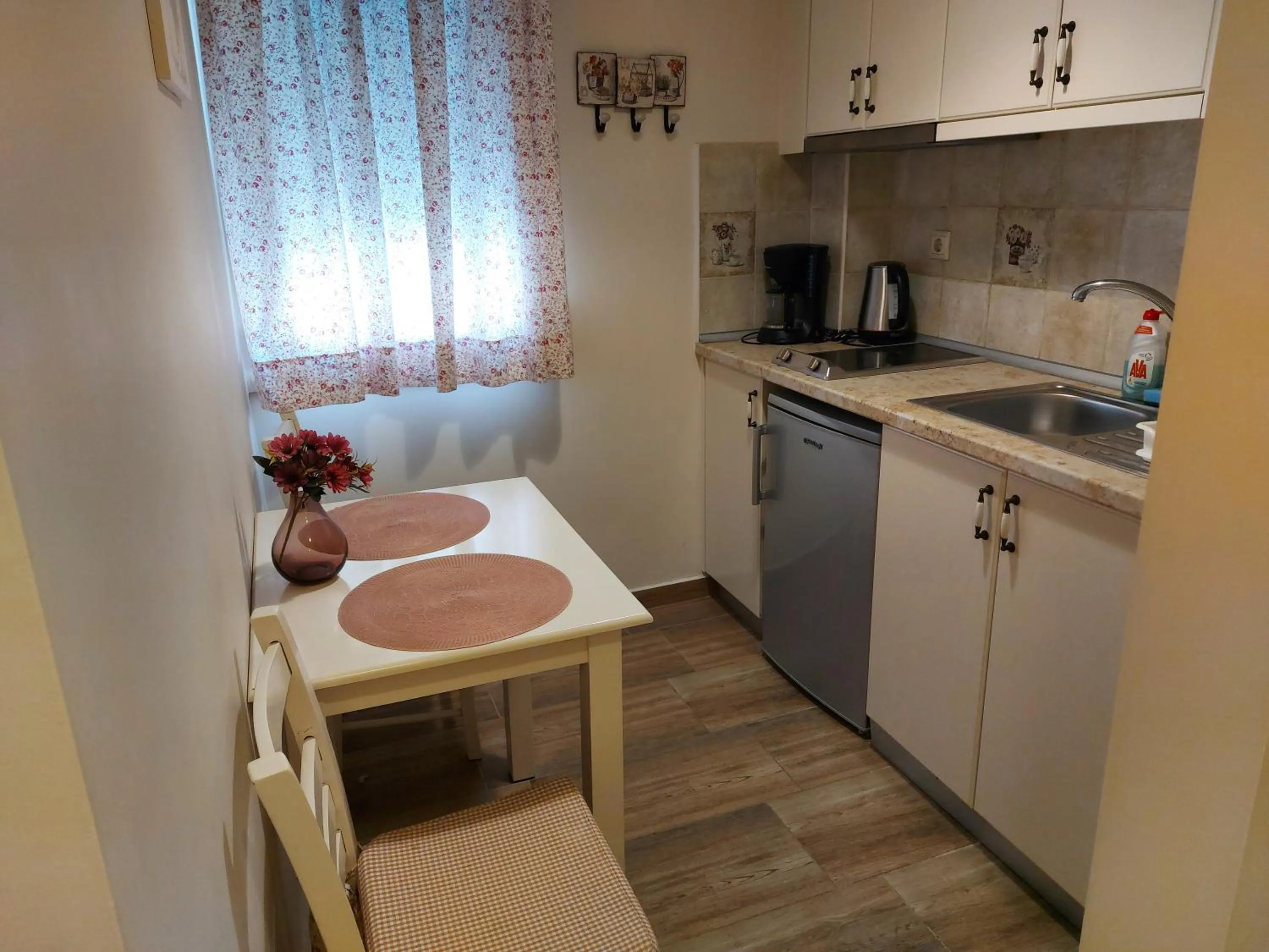 Kitchen or kitchenette in Megas Alexandros