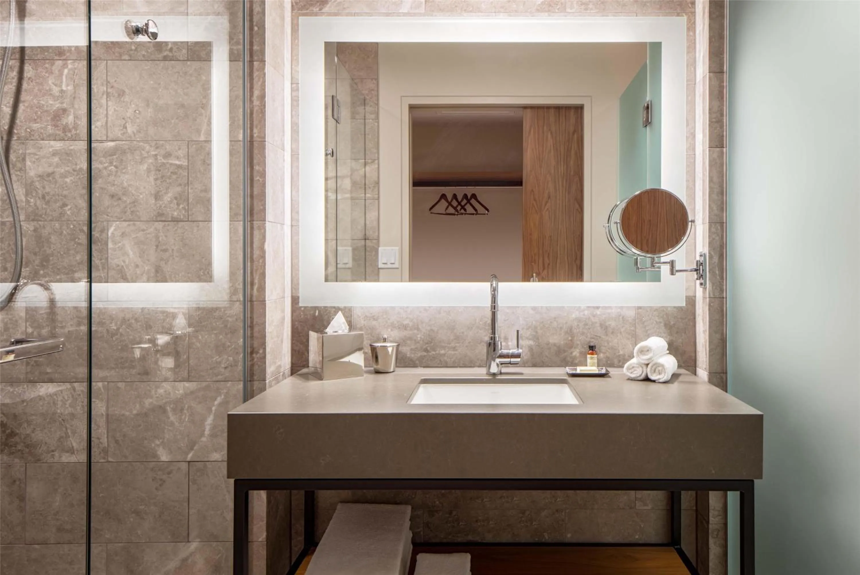 Bathroom in Hyatt Regency Lake Washington at Seattle's Southport