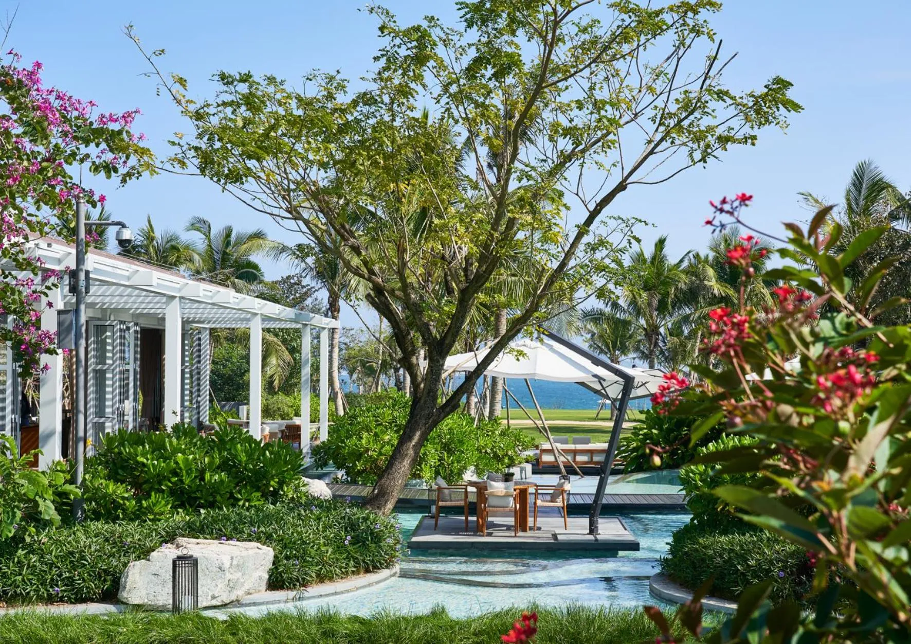 Restaurant/places to eat in Rosewood Sanya